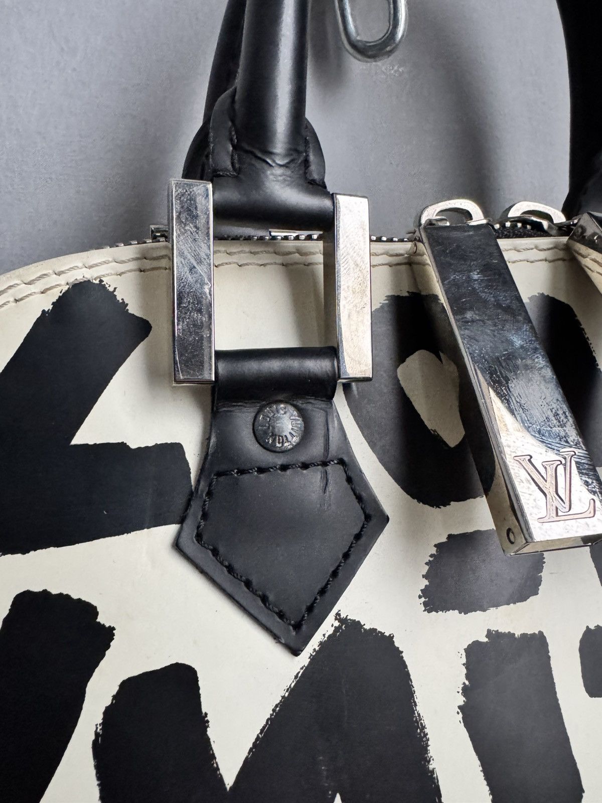 Louis Vuitton Louis Vuitton x Stephen Sprouse Graffiti alma bag 09 BA0051 Size ONE SIZE - 5 Thumbnail
