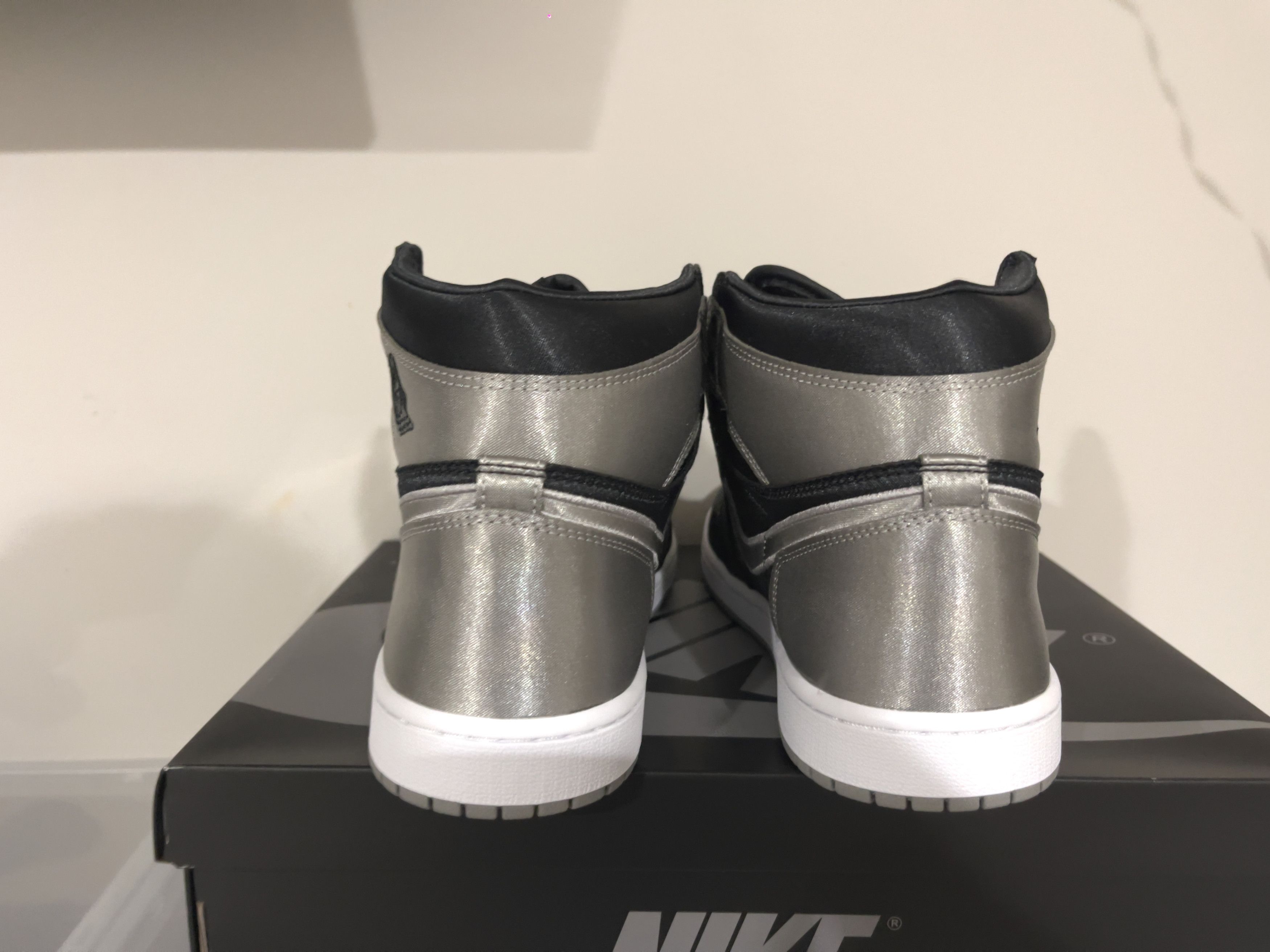 Jordan Brand Air Jordan 1 Retro High OG “Chrome” (Women’s 10 / M8.5) Size US 8.5 / EU 41-42 - 2 Thumbnail