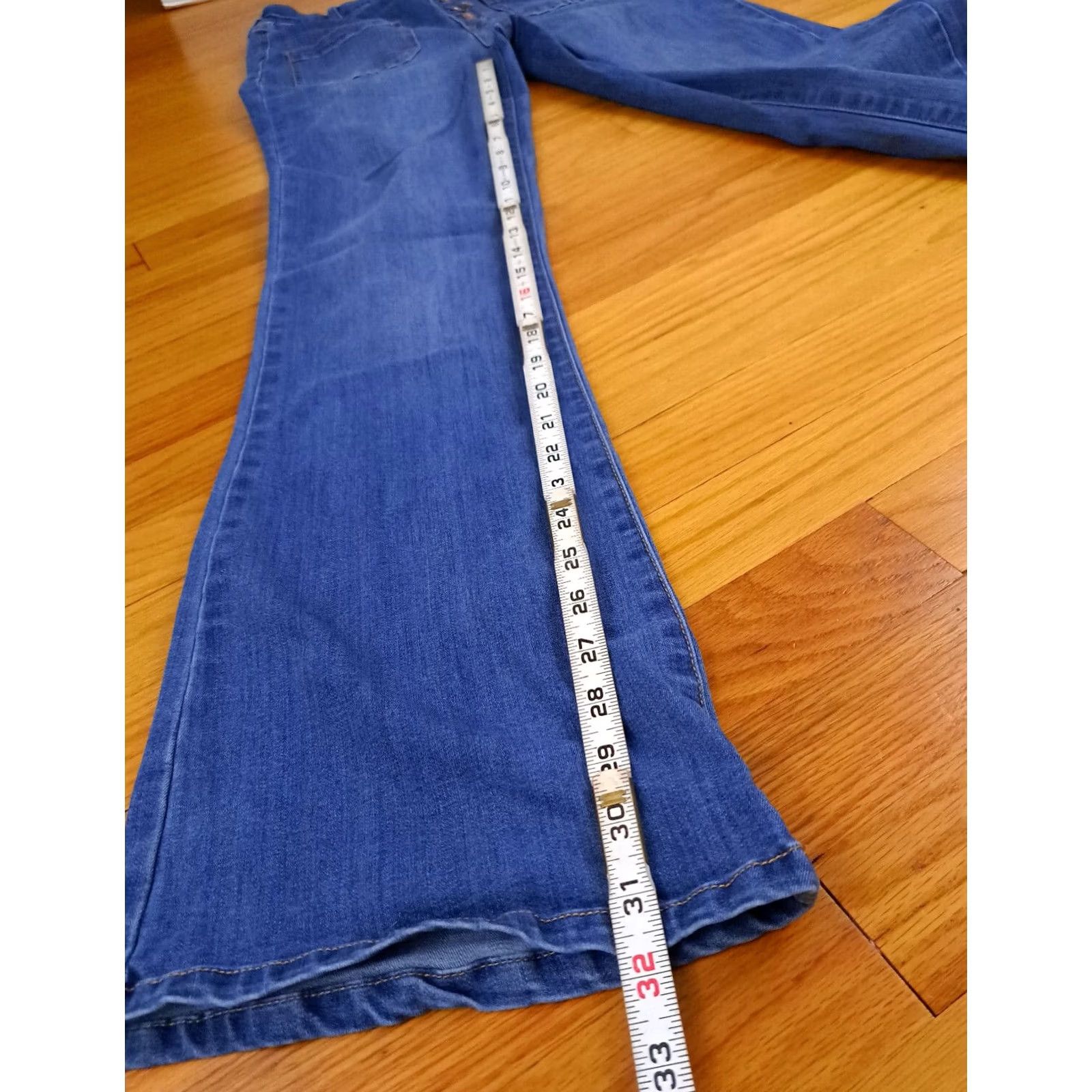 Fashion Nova Fashion Nova Metal Button Fly Women Jeans Size 11/30 Blue Denim Medium Size 32" / US 10 / IT 46 - 2 Thumbnail