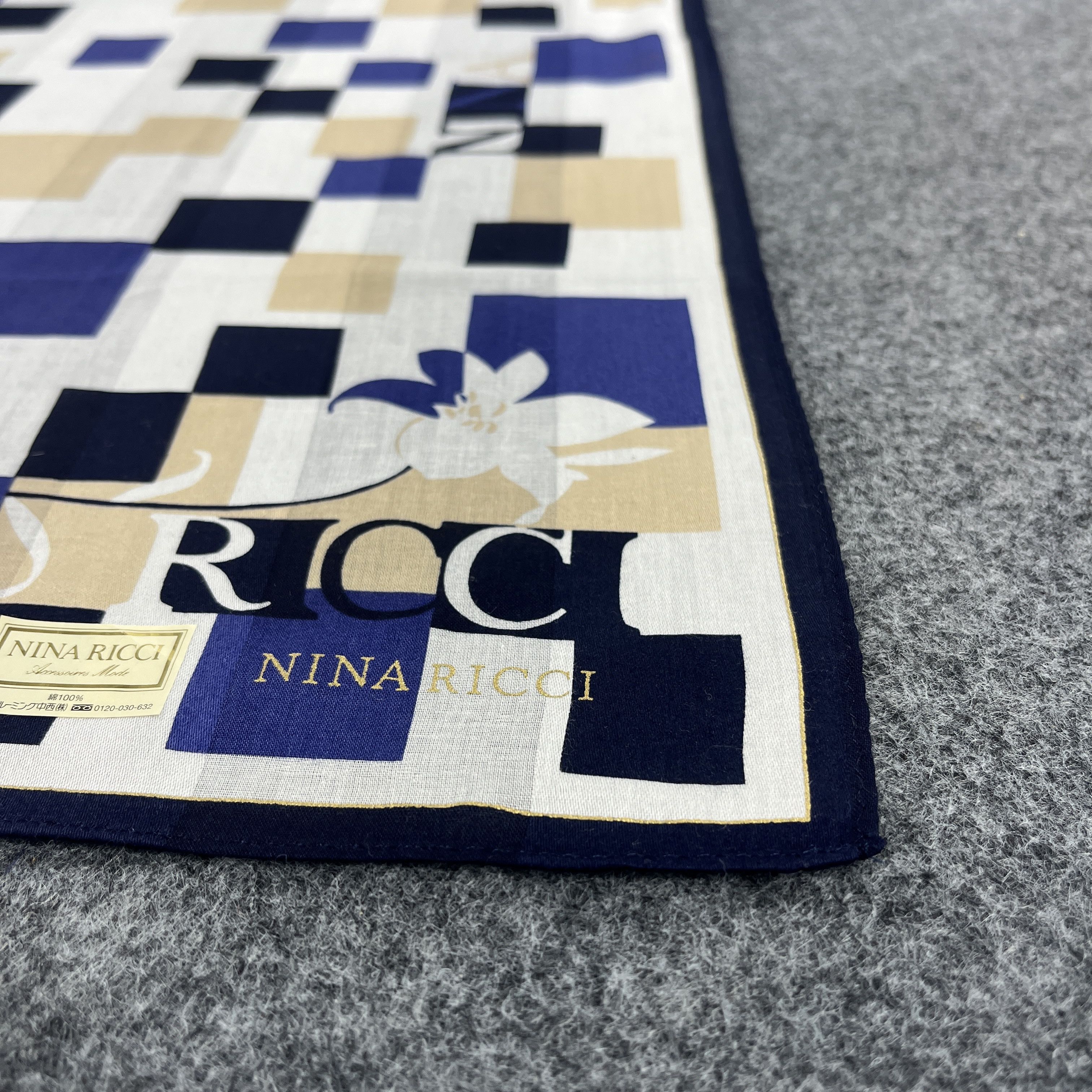 Vintage Nina Ricci Handkerchief / Bandana / Neckerchief B042 Size ONE SIZE - 5 Thumbnail