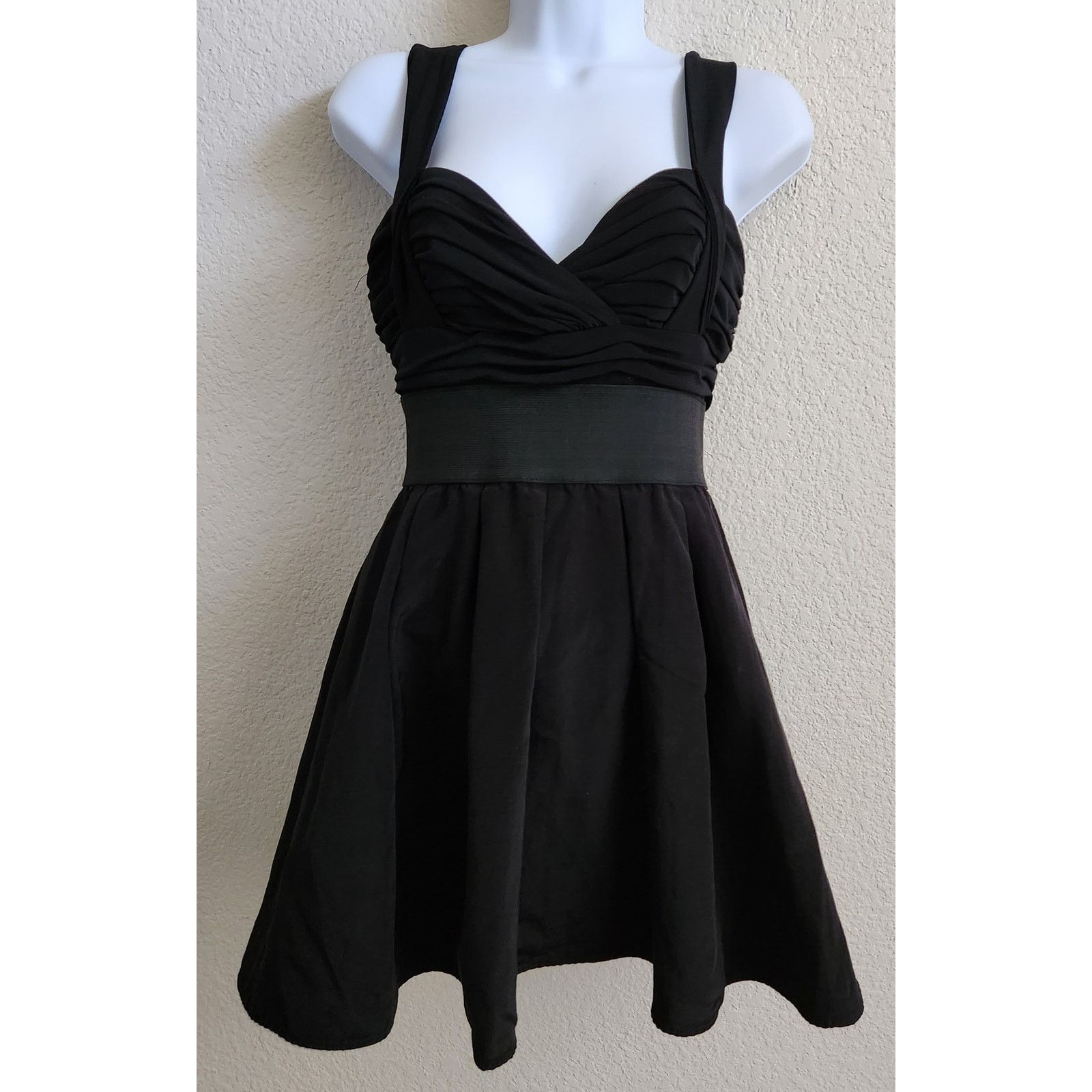 Other A.B.S. Allen Schwartz Black Crisscross Pleated Mini Dress 2 Size XS / US 0-2 / IT 36-38 - 1 Thumbnail