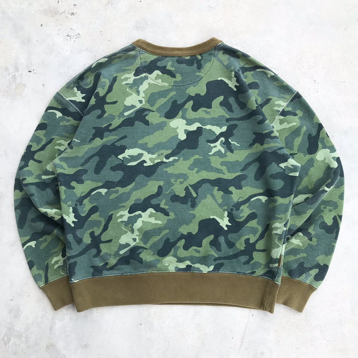 Hiroshi Fujiwara 2000's Santastic ! " APE SARU " Camouflage Crewneck Size US M / EU 48-50 / 2 - 2 Thumbnail
