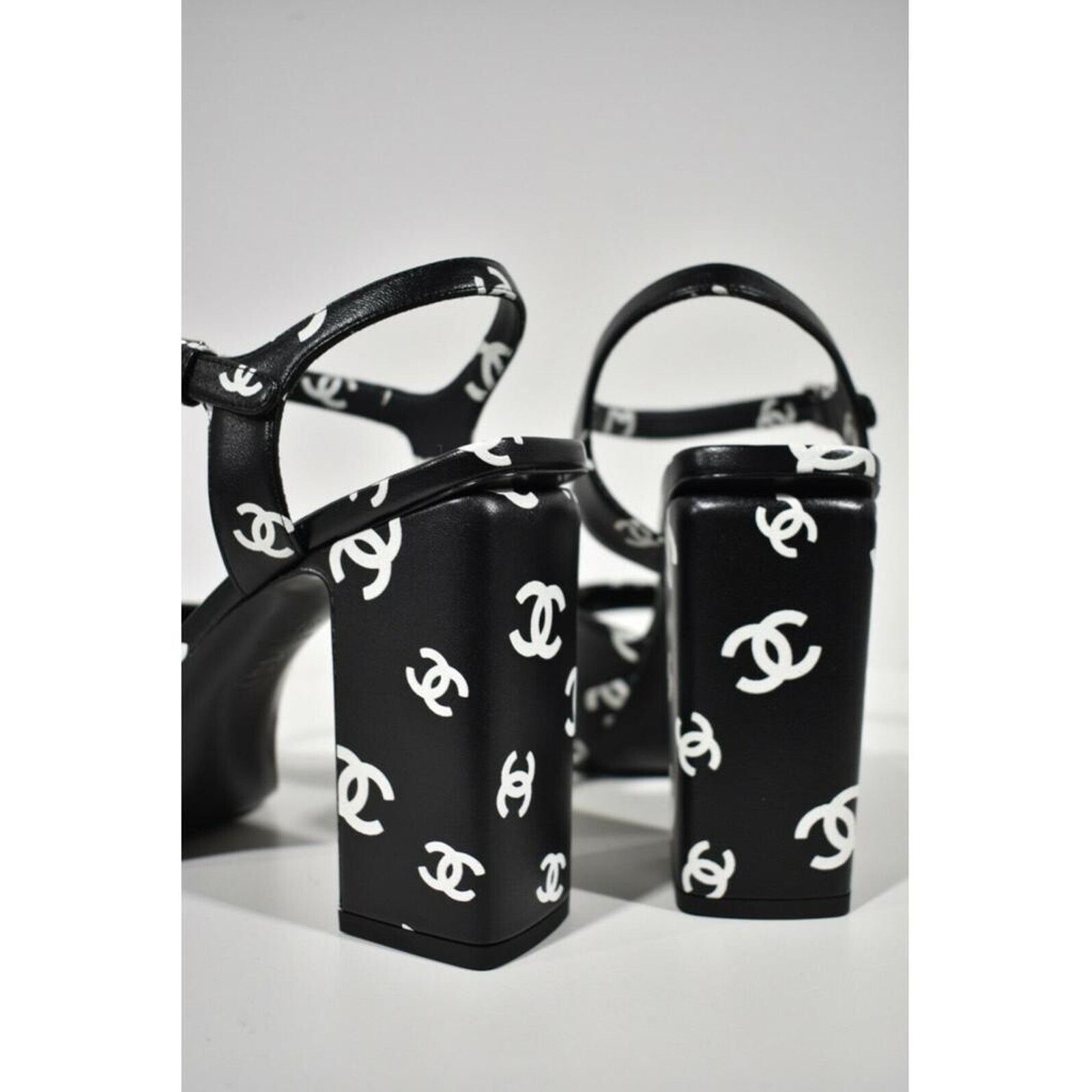 Chanel Chanel Lambskin CC Logo Platform Strap Block Heel Sandal 42 Size US 12 / IT 42 - 11 Thumbnail