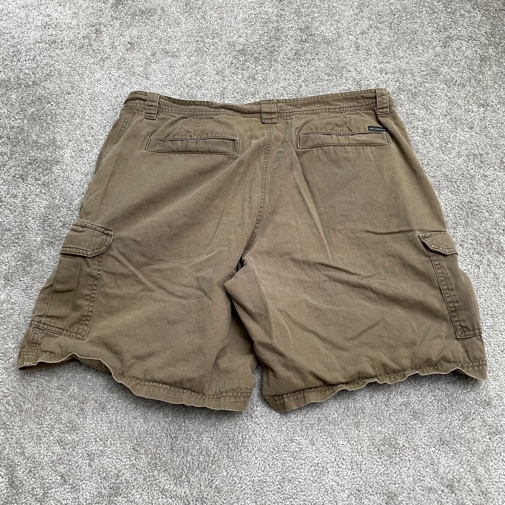 Vintage Columbia Shorts Cargo Cotton Brown 40x10 Pockets Omni Shade Casual Outdoor Mens Size US 40 / EU 56 - 2 Thumbnail