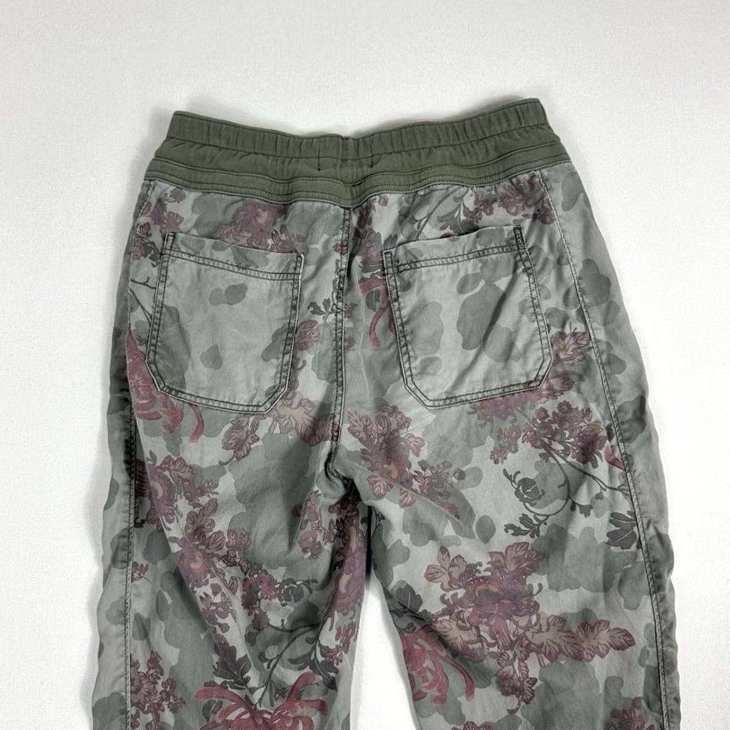 Anthropologie Anthropologie Sweatpants Jogger Camouflage Floral Womens S Green Tapered Pull On Pants Activewear Women Size 28" / US 6 / IT 42 - 4 Thumbnail