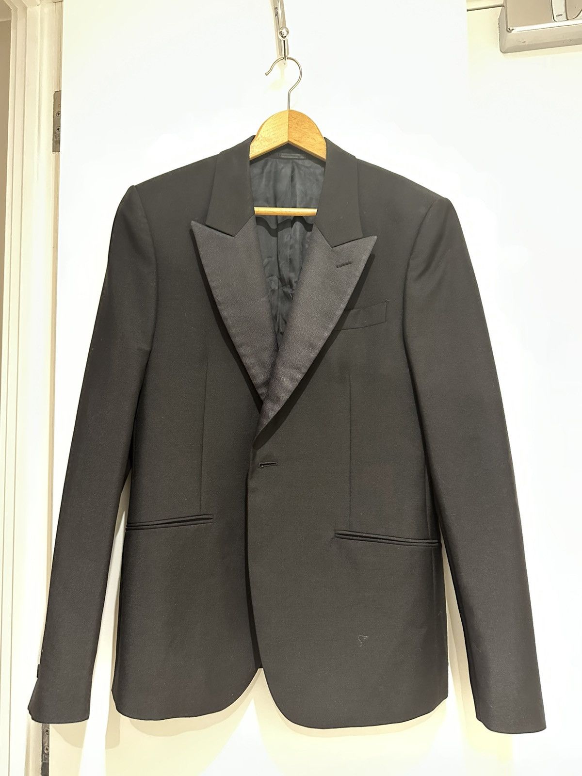 Alexander McQueen 3000$ retail Alexander Mcqueen Tuxedo jacket Size 48R - 3 Thumbnail