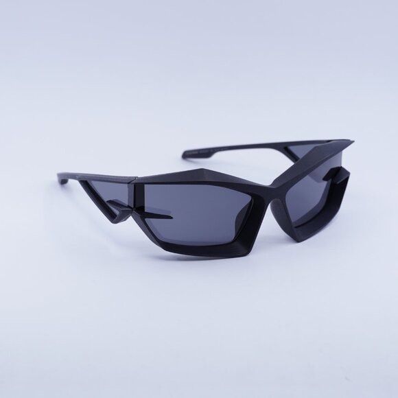 Givenchy Givenchy GV40049I 02A Sunglasses Matte Black Geometric Frame Size ONE SIZE - 4 Thumbnail