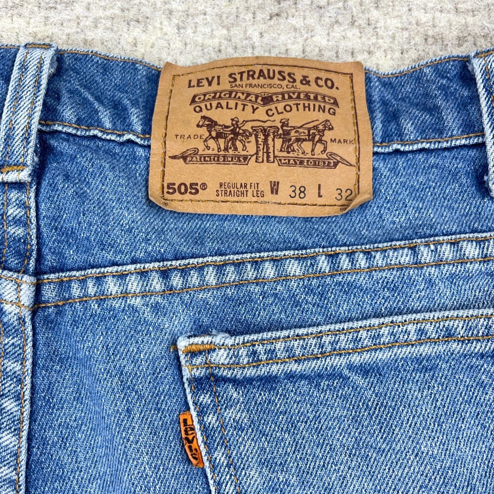 Levi's VINTAGE Levi's 505 Jeans 36x31 Straight Leg Blue Regular Fit 90s Mens Size US 36 / EU 52 - 3 Thumbnail