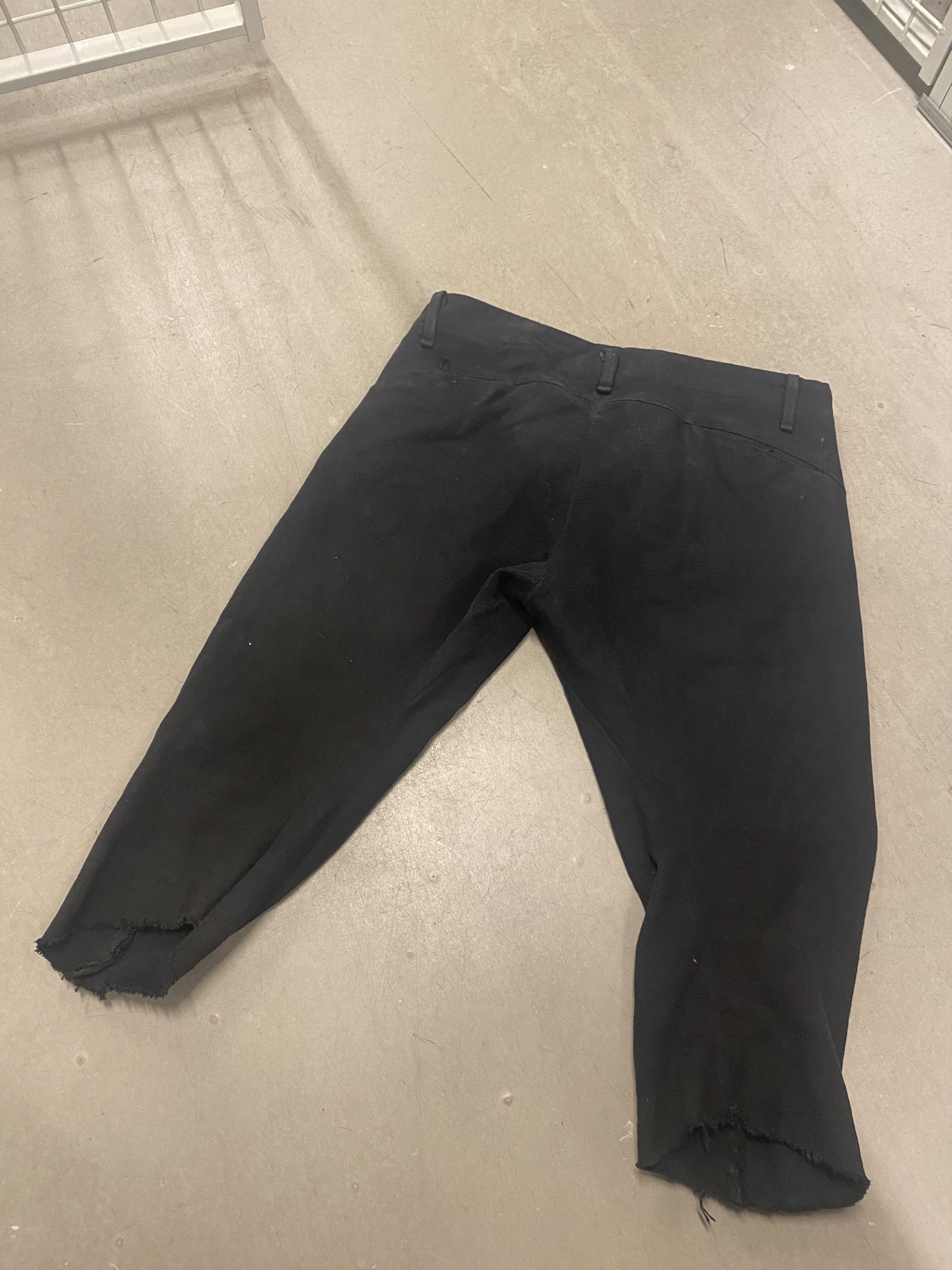 Zam Barrett Black Cropped Pants Size US 32 / EU 48 - 6 Thumbnail
