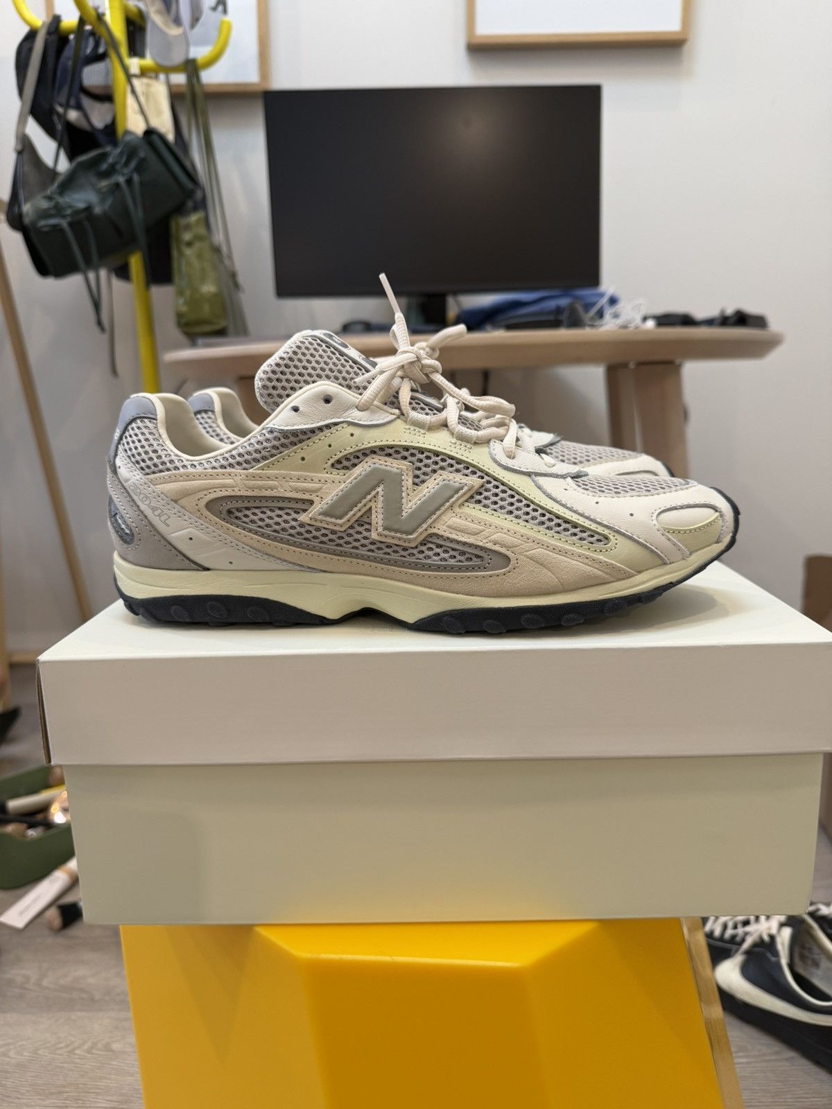 New Balance Auralee New Balance 204L Size US 11 / EU 44 - 1 Thumbnail