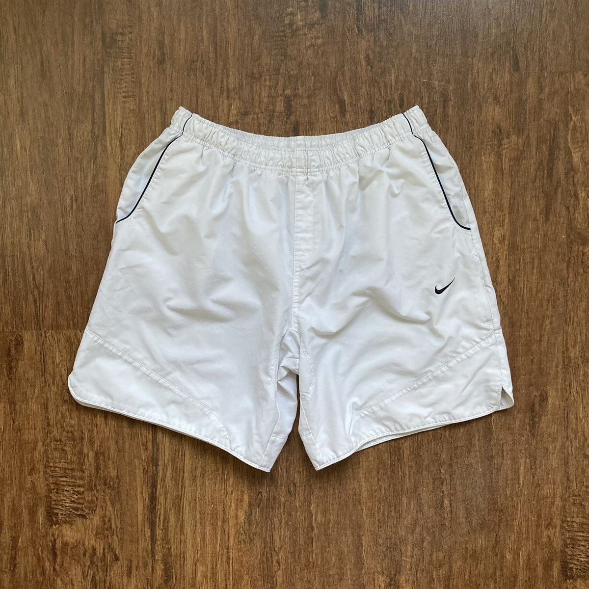 Vintage Nike Vintage Shorts Streetwear y2k USA Casual 00s Sports Size US 36 / EU 52 - 1 Thumbnail