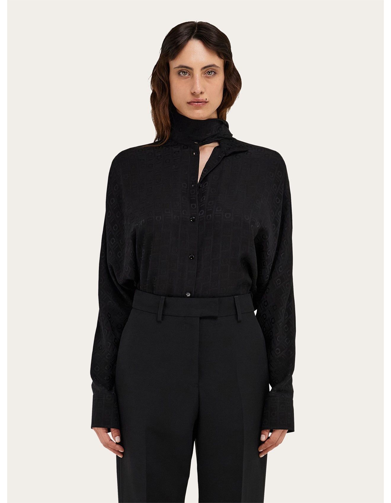 Salvatore Ferragamo o1s1rm0426 Sash Collar Viscose Blouse in Black Size L / US 10 / IT 46 - 2 Thumbnail
