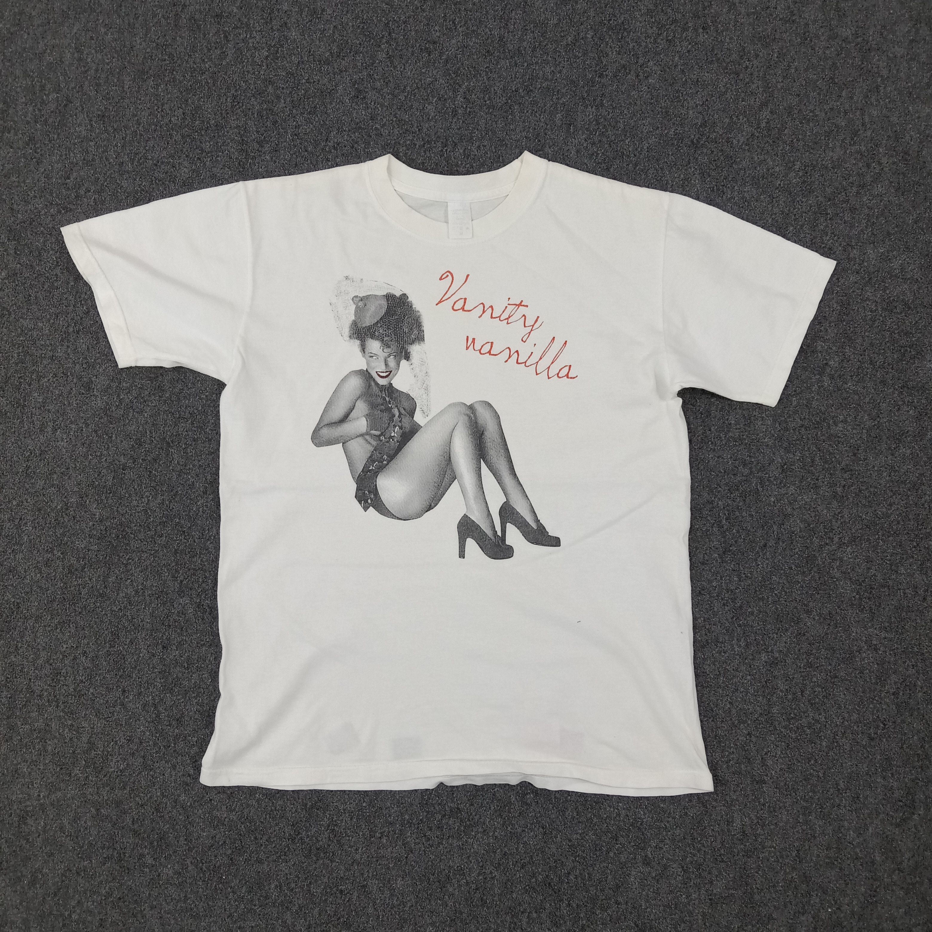 Vintage Vintage Vanity Vanilla American Naked Style Tshirt Size US M / EU 48-50 / 2 - 1 Thumbnail