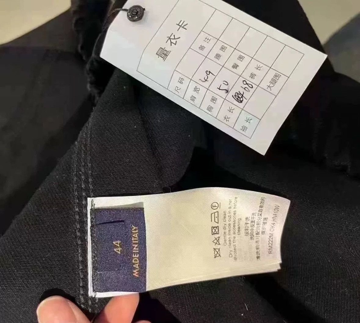 Louis Vuitton Louis Vuitton's latest black logging full print logo jacket Size US M / EU 48-50 / 2 - 4 Thumbnail