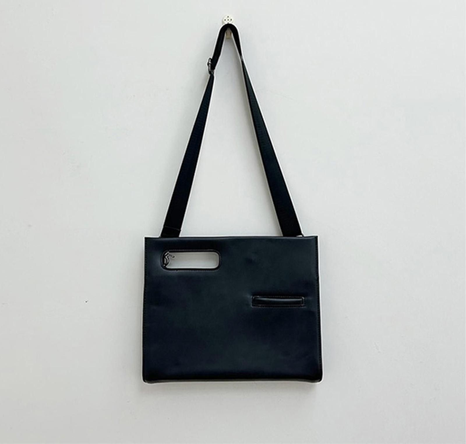 Other Stylish Black Sling Bag Size ONE SIZE - 2 Thumbnail