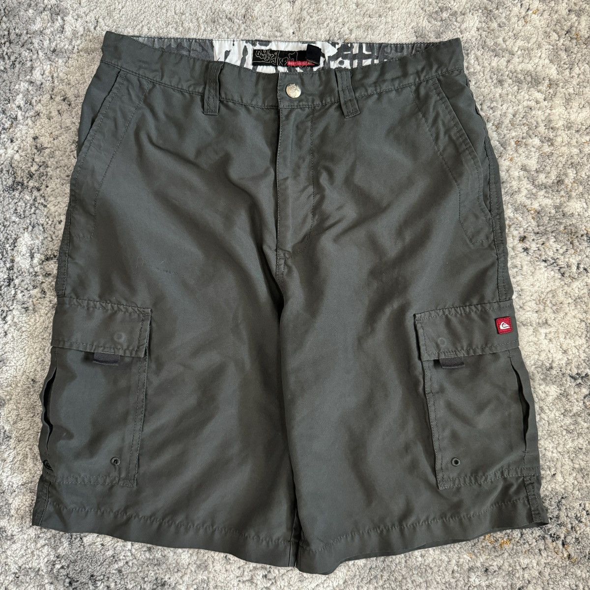 Quicksilver cargo shorts 2025