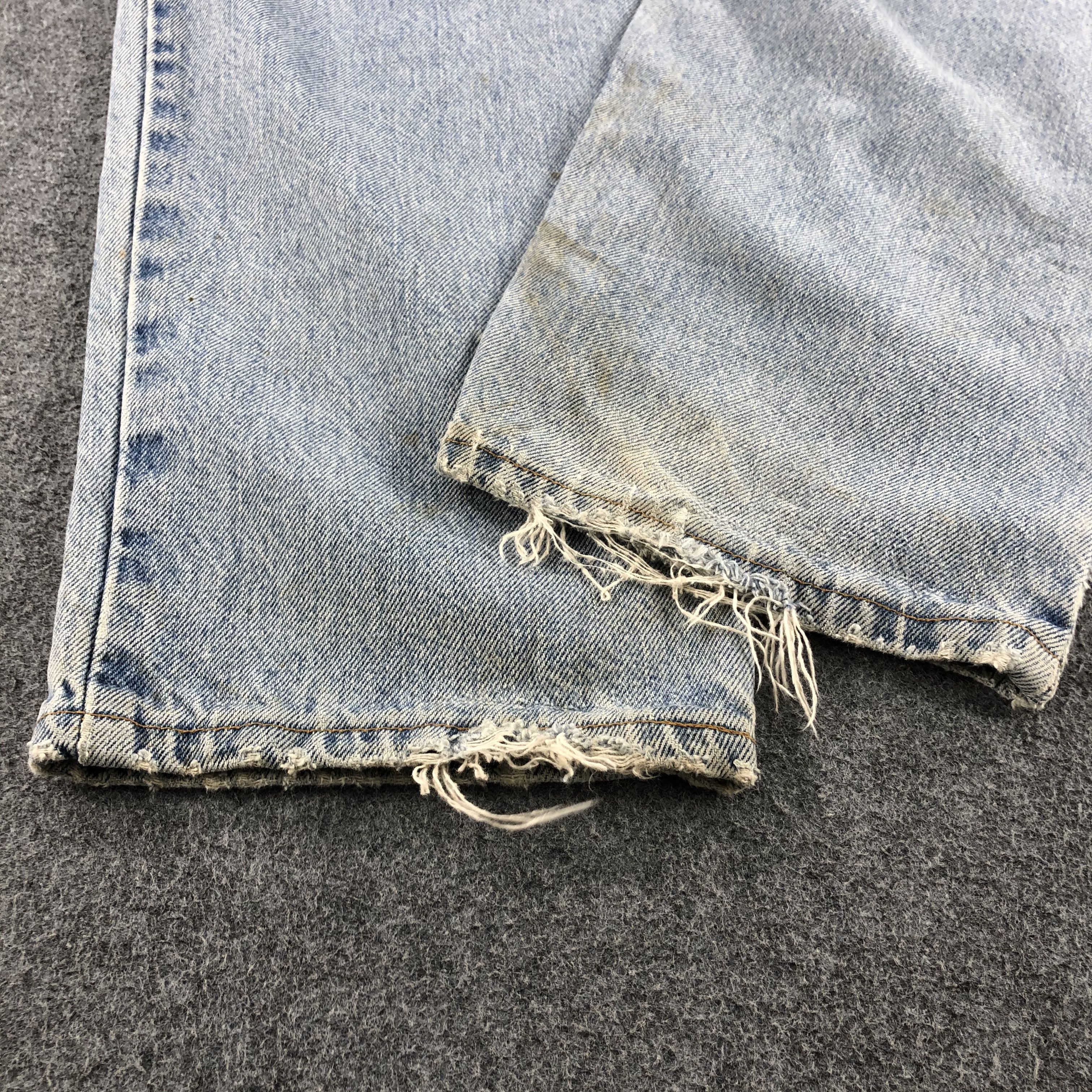 Levi's 90s Vintage Light Wash Levis 560 Jeans- J1351 Size US 35 - 6 Thumbnail