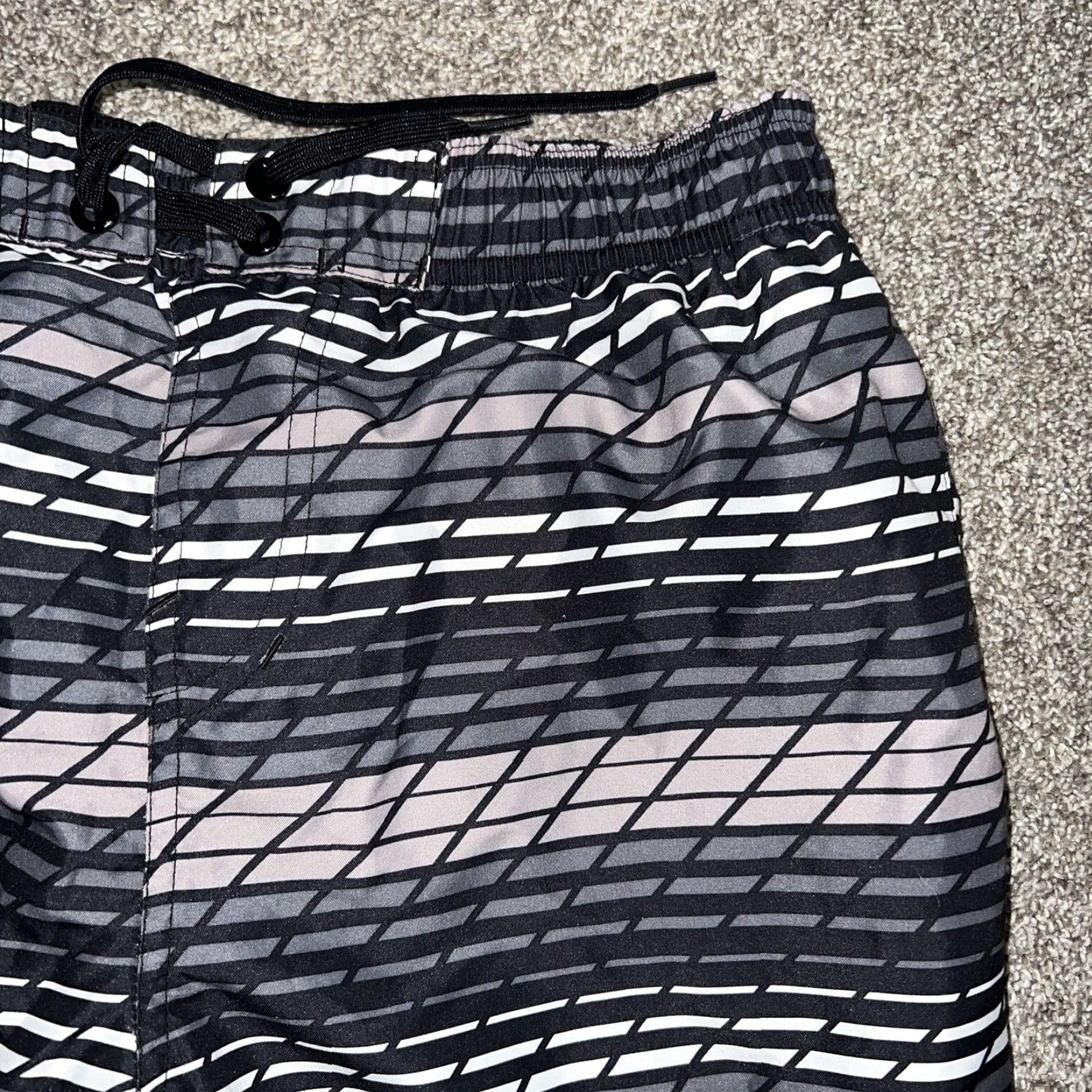 Nike Nike Gray Striped Board Shorts Mens Size M Size US 31 - 2 Thumbnail