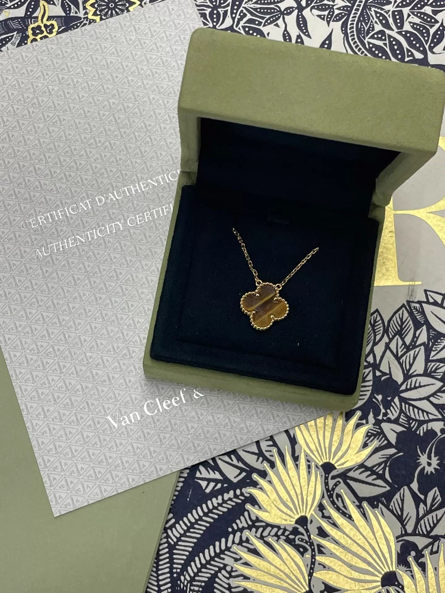 Van Cleef & Arpels VCA Alhambra Tiger's Eye Medium Necklace 18Y Size ONE SIZE - 1 Thumbnail
