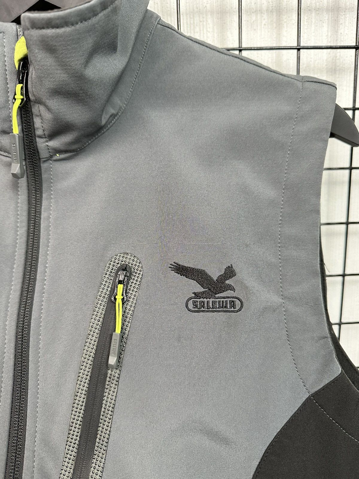 SALEWA Salewa windbreak Vest Size M Men Grey Black Size US M / EU 48-50 / 2 - 8 Thumbnail