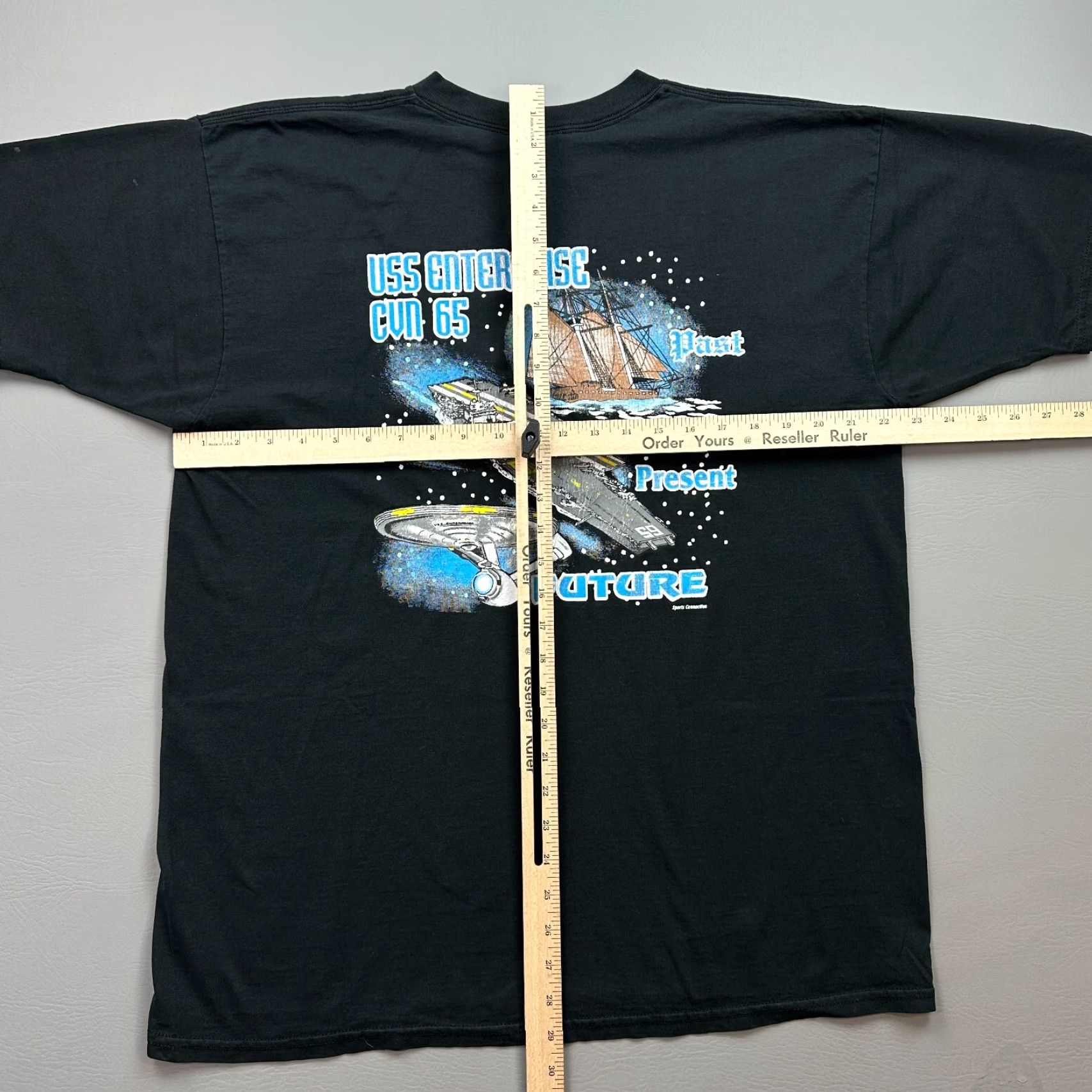 Fruit Of The Loom VINTAGE Star Trek Shirt Mens XL Black USS Enterprise Past Present Future Graphic Shirt Size US XL / EU 56 / 4 - 7 Thumbnail