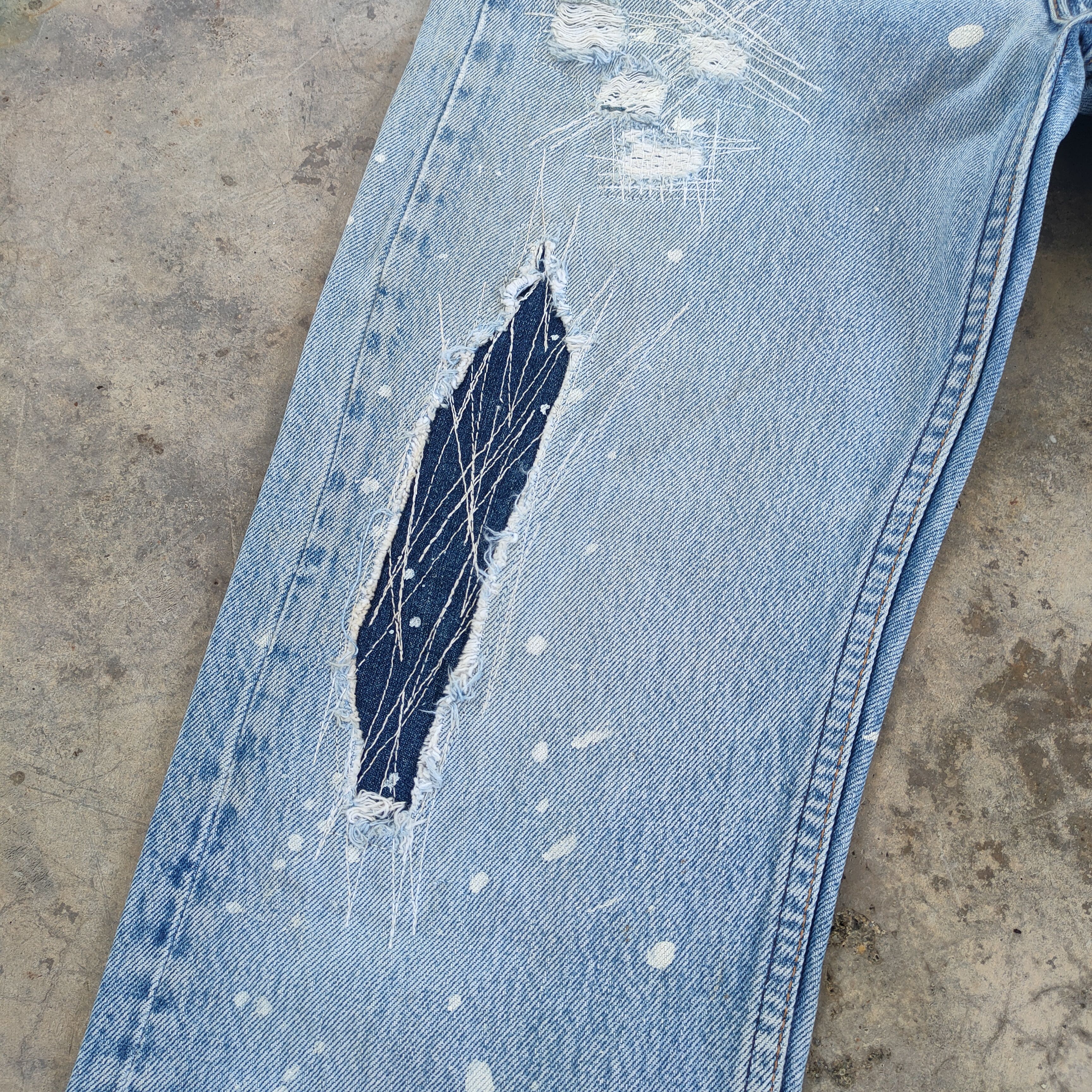 VINTAGE LEVI'S 501 92s USA FADED RIPPED JEANS DENIM PANTS