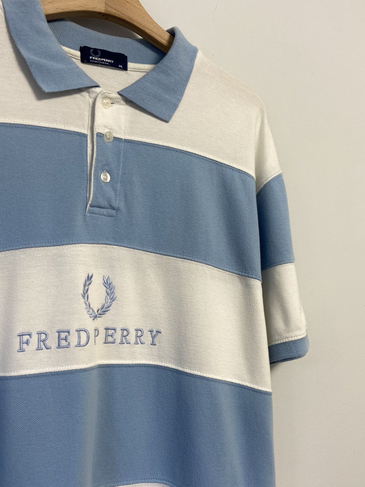 Fred Perry 💥Fred Perry Polo big white with a blue stripe Size US XL / EU 56 / 4 - 5 Thumbnail