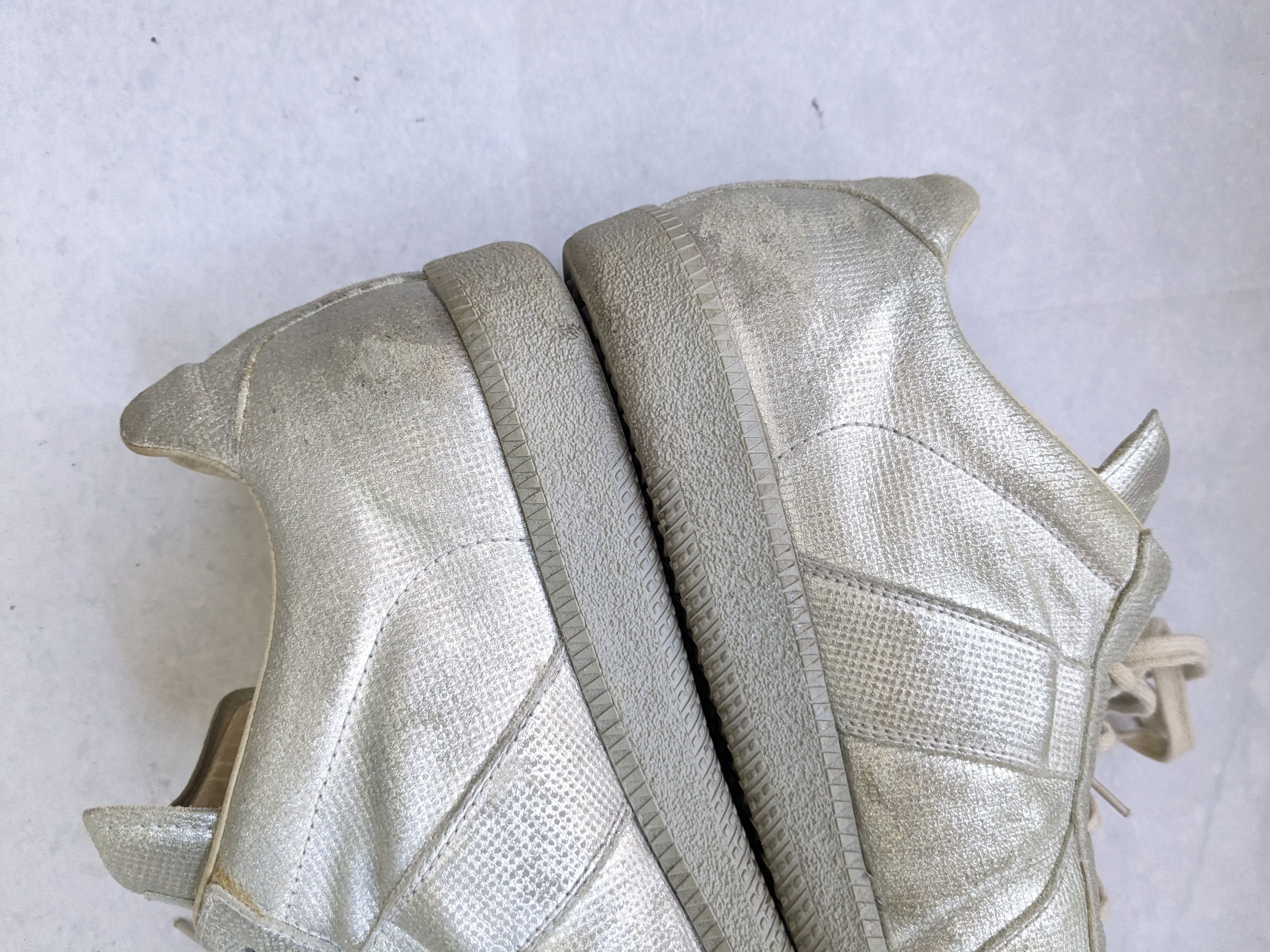 Maison Margiela Maison Margiela Silver GAT Replica 10 43 Low Tops Size US 10 / EU 43 - 13 Thumbnail