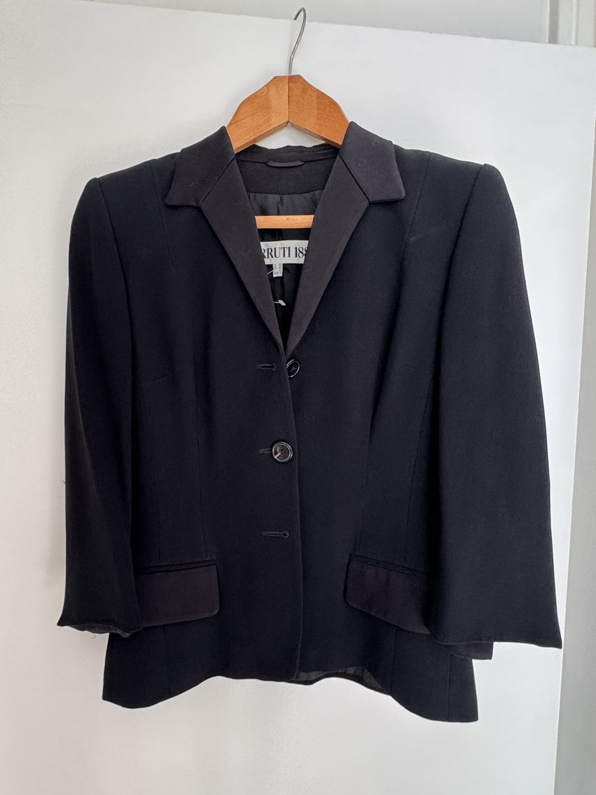 Cerruti 1881 Vintage Cerrutti 1881 Blazer Satin Detail Minimalist Size M / US 6-8 / IT 42-44 - 2 Thumbnail