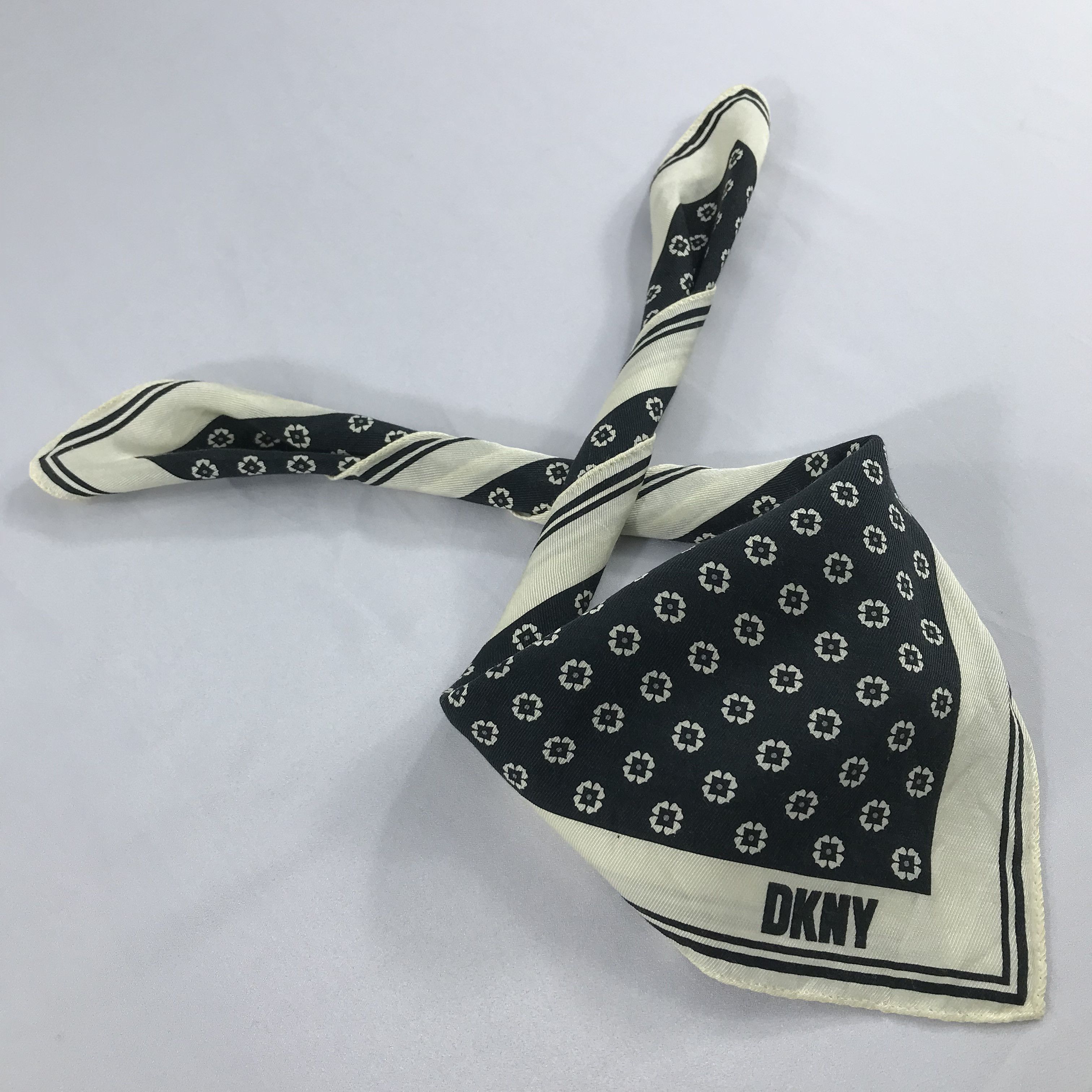 DKNY × Vintage DKNY Bandana / Handkerchief / Neckerchief - S1938 Size ONE SIZE - 4 Thumbnail