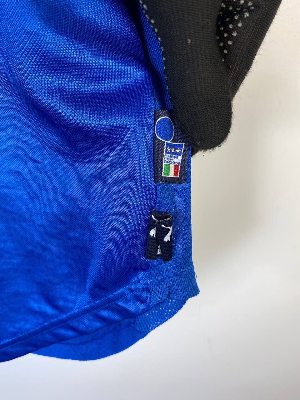 Puma × Vintage Vintage Puma Italy 2004 Home Soccer Jersey Size US M / EU 48-50 / 2 - 4 Thumbnail