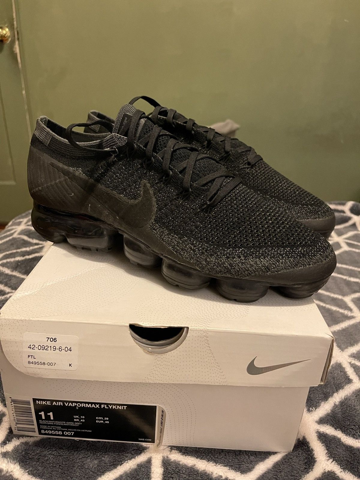Nike Nike AirVapor Max Size US 11 / EU 44 - 1 Thumbnail