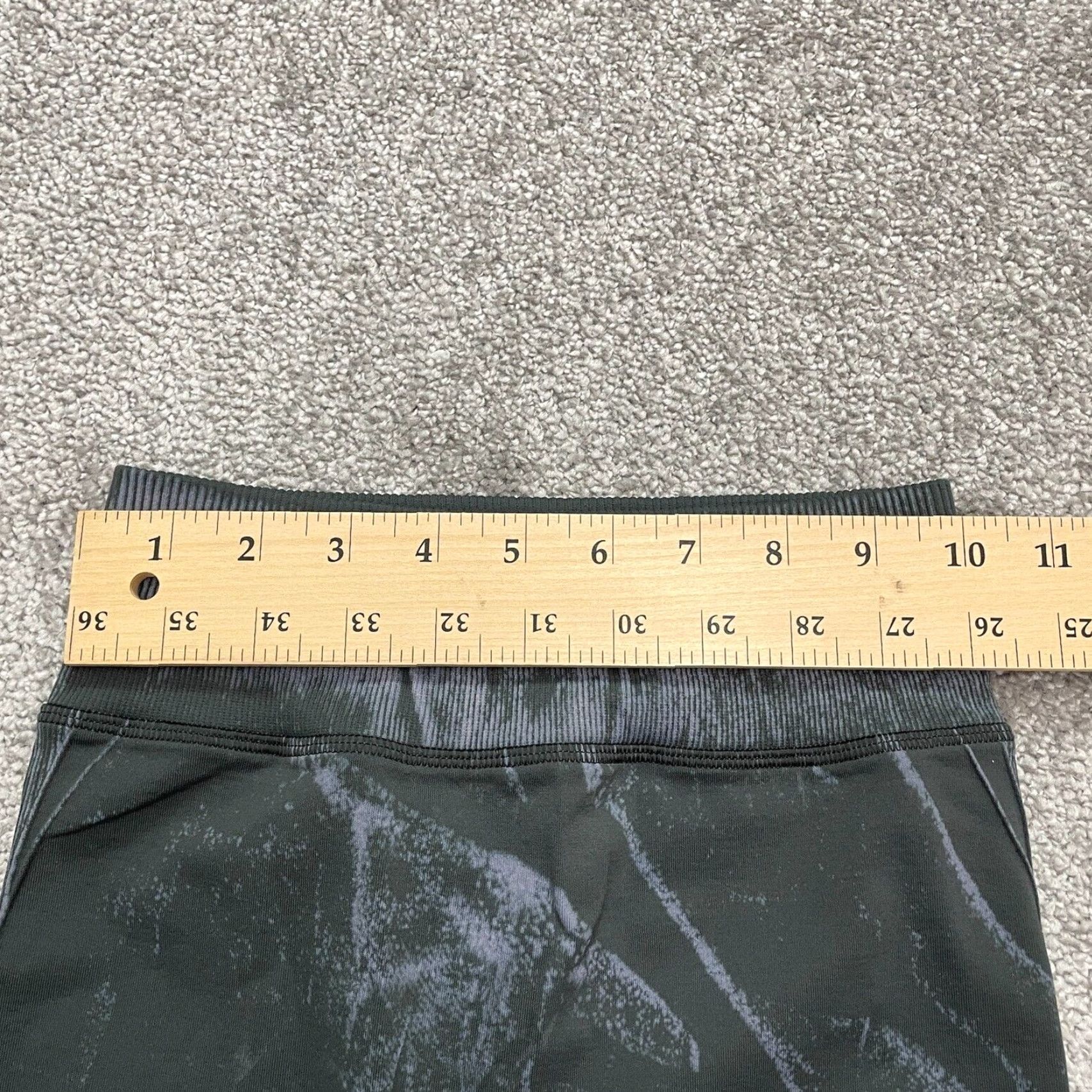 Lululemon Lululemon Ebb To Street Tight Leggings Womens 4 Tie-Dye 20x26 Black Compression Knit Activewear Shoes? Size 27" / US 4 / IT 40 - 5 Thumbnail