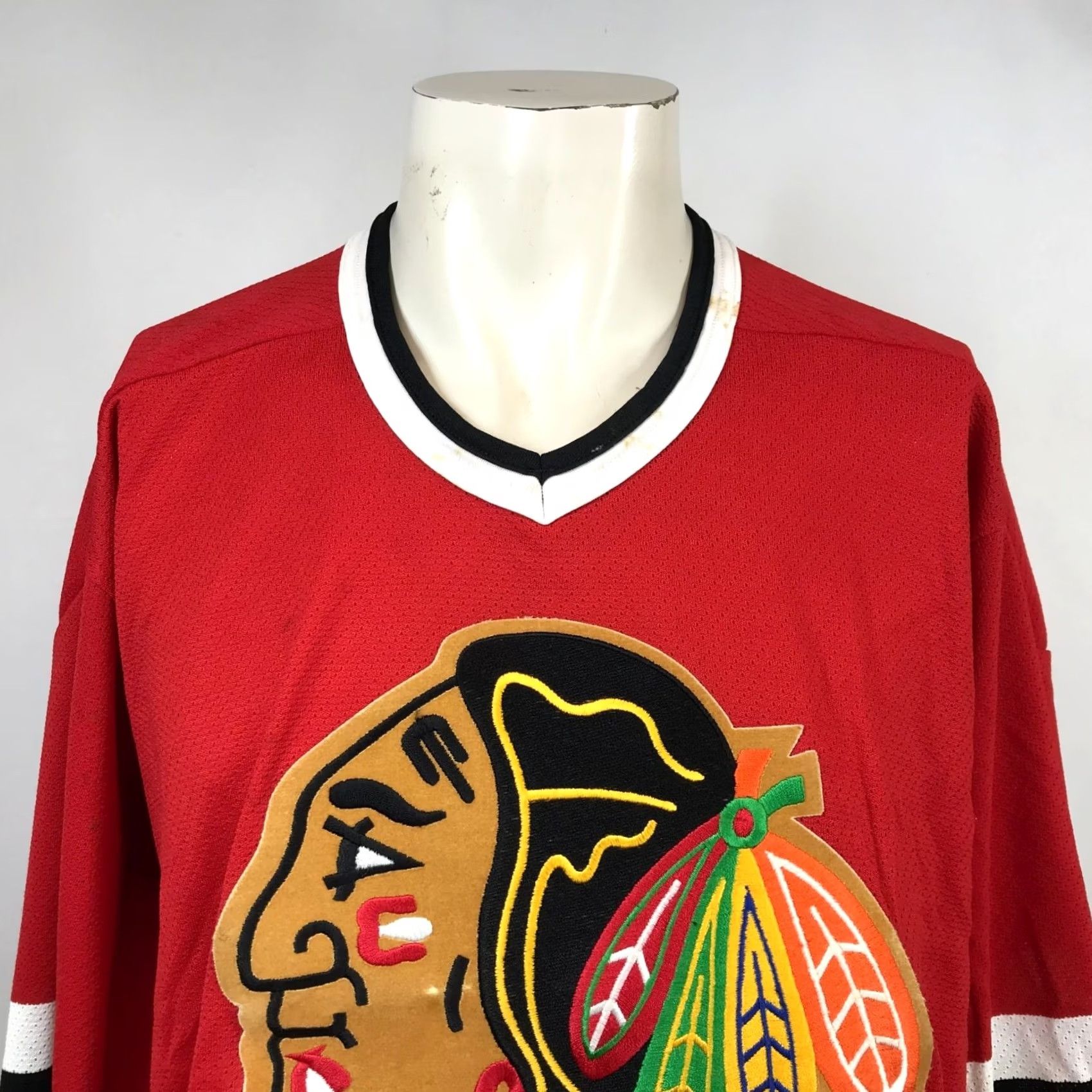 Vintage VINTAGE CCM RED CHICAGO BLACK HAWKS JERSEY Mens Large Long Sleeve V Neck Size US L / EU 52-54 / 3 - 2 Thumbnail