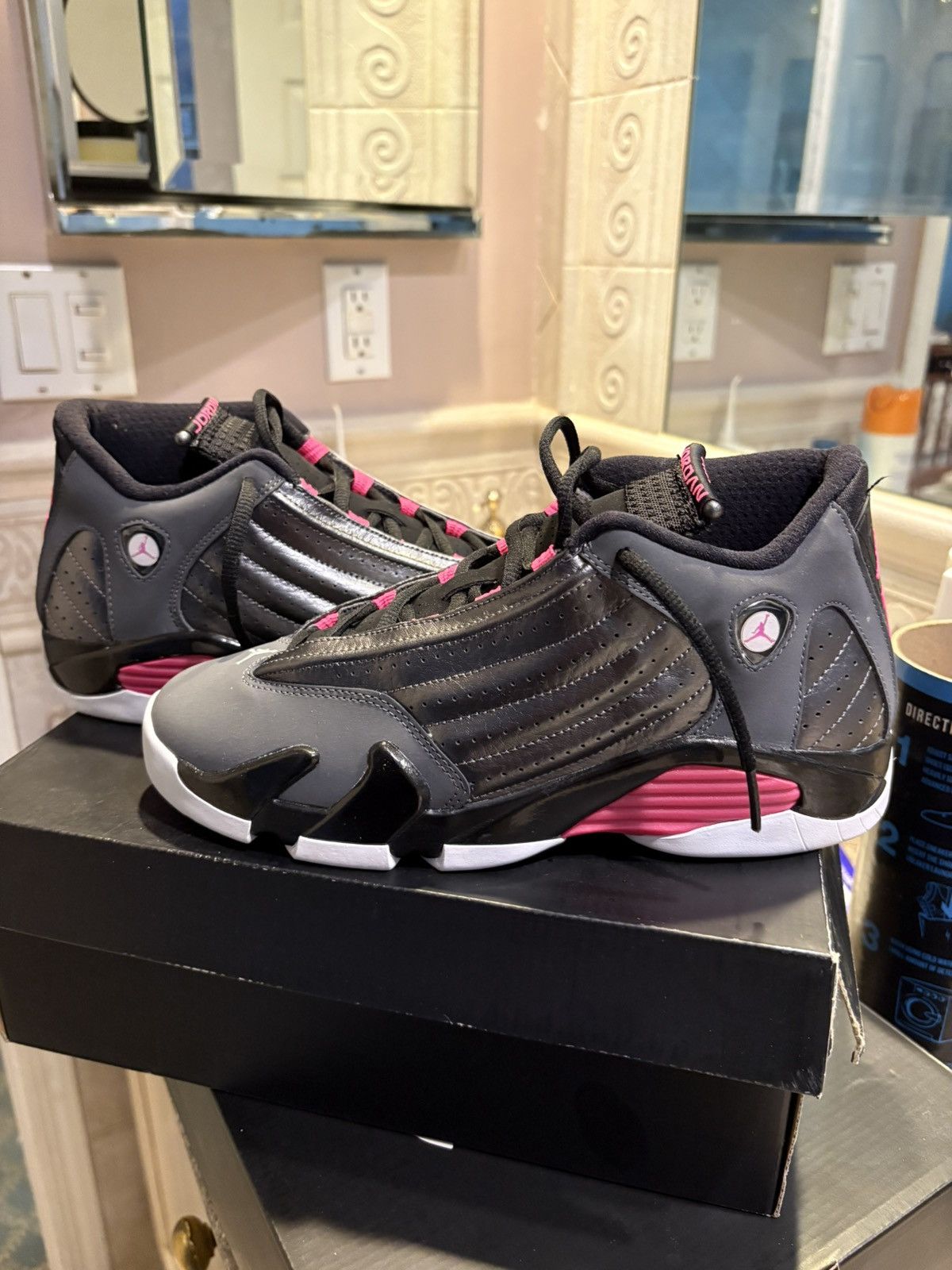 Jordan Brand × Nike Women’s Jordan 14 Retro Metallic Gray Hyper Pink Size US 6.5 / IT 36.5 - 1 Thumbnail