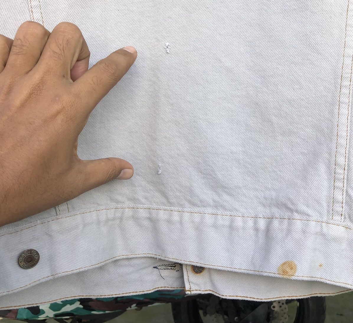 Levi's Vintage Clothing Vintage 1970s Levi's Denim Trucker Jacket Made in U. S. A 🇺🇸 Size US L / EU 52-54 / 3 - 16 Thumbnail