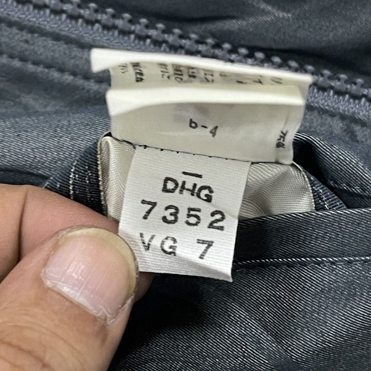 Alfred Dunhill Vintage 90s Alfred Dunhill Sport Light Bomber Jacket Size US XL / EU 56 / 4 - 24 Thumbnail