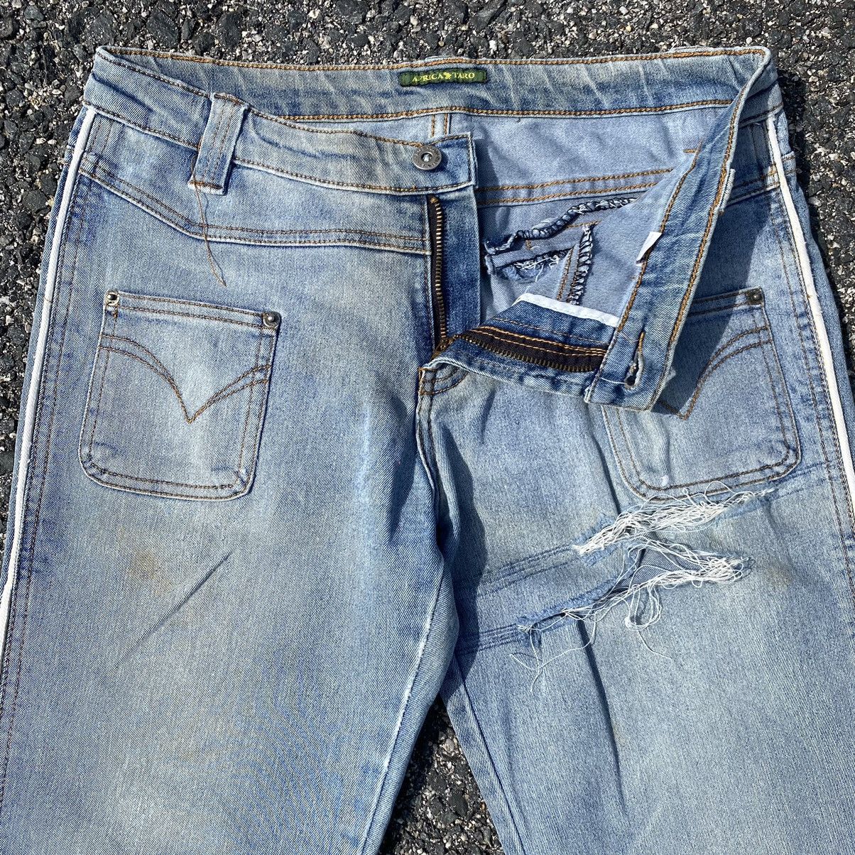 Japanese Brand Vintage Japanese Brand Distressed Flare Jeans Size US 31 - 9 Thumbnail