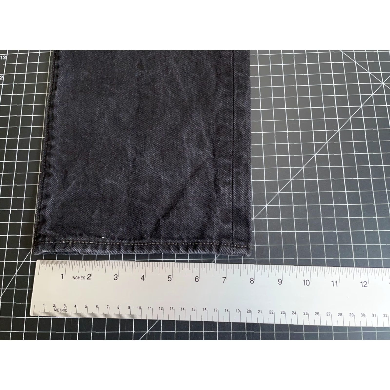 Levi's VINTAGE Levi's 501 Jeans Men's 34x32 Straight Fit Black Cotton Denim Retro 90s Size US 34 / EU 50 - 7 Thumbnail