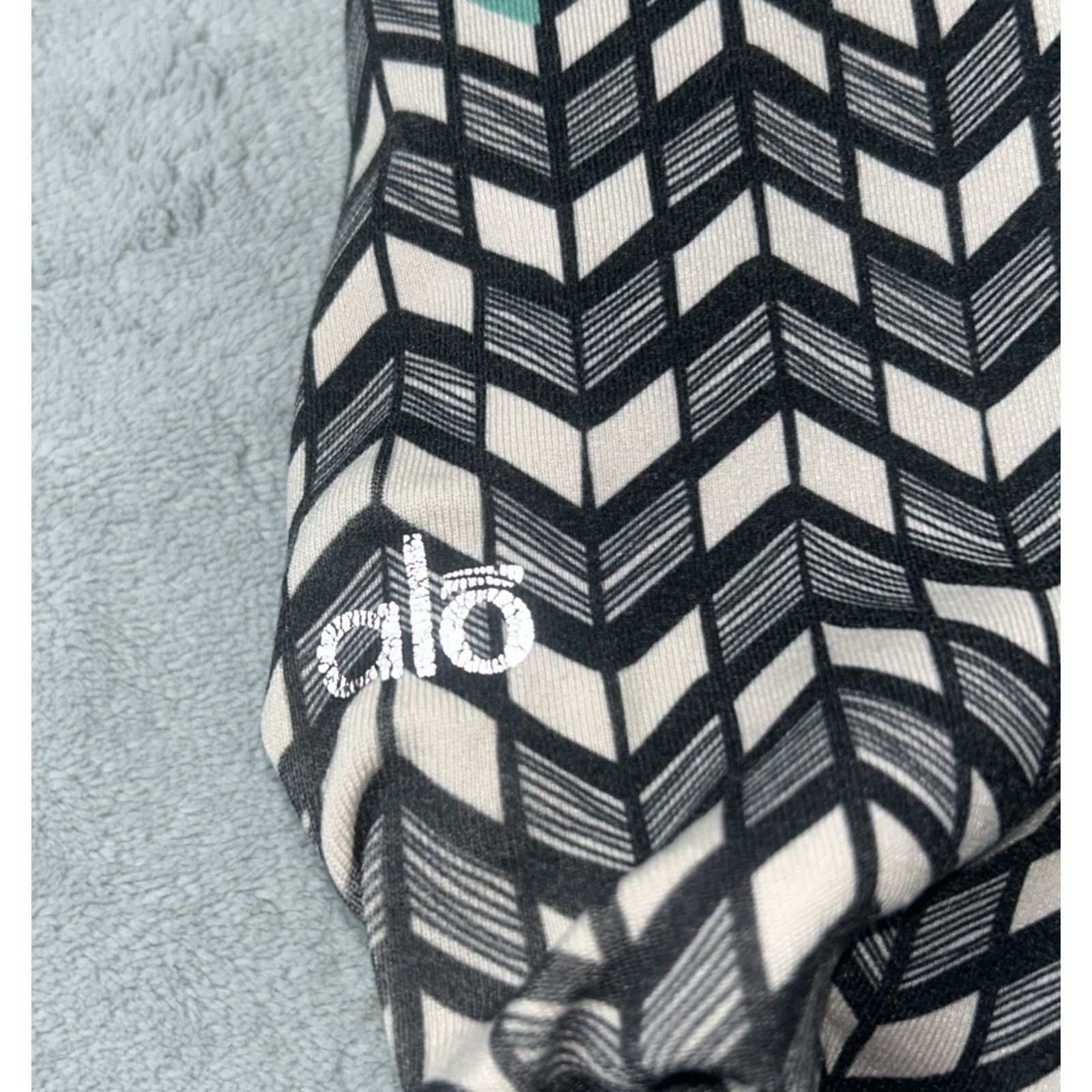 Alo ALO Warm Up Sculpting Leggings XS 25x28 Retro Striped Size 25" / US 0 / IT 36 - 4 Thumbnail