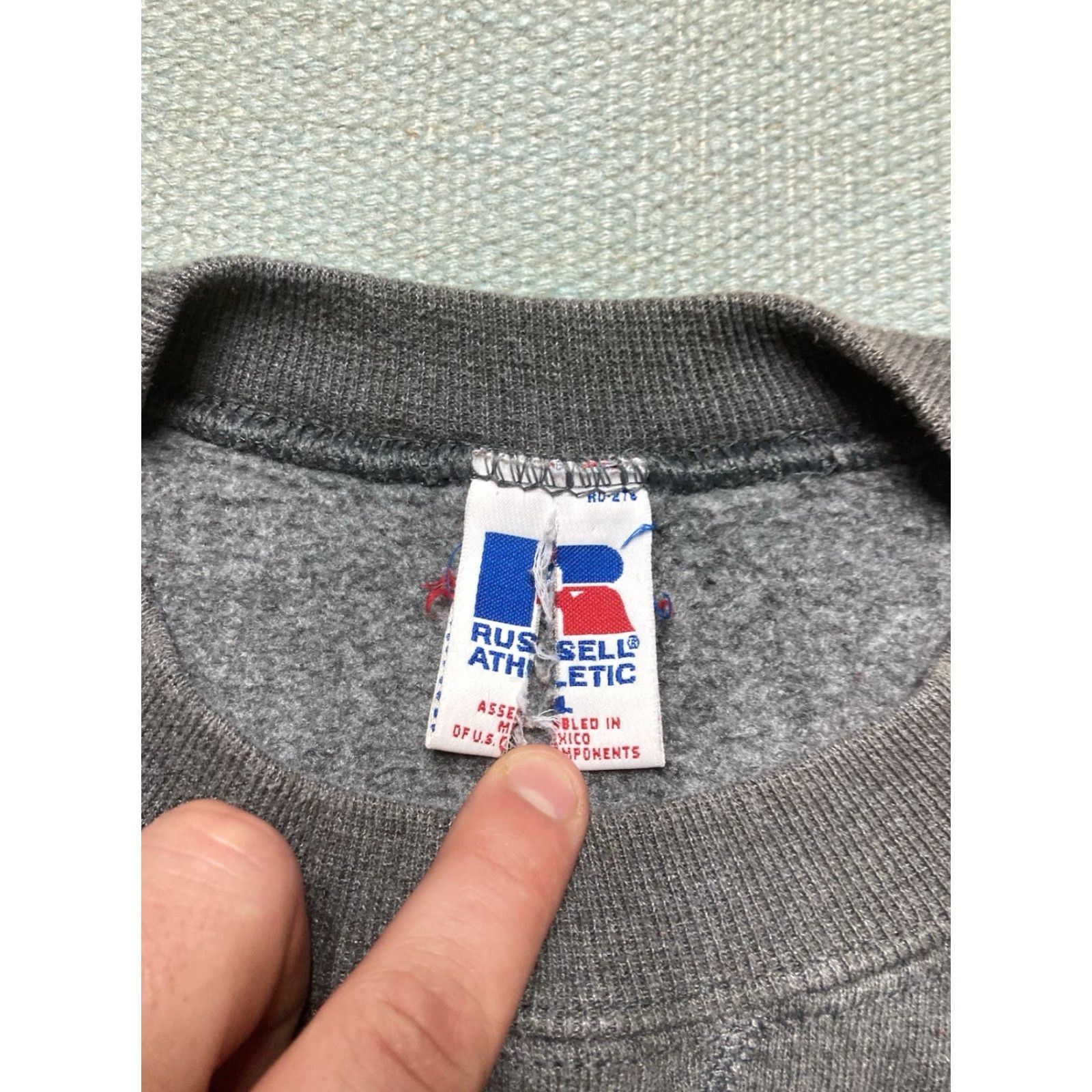 Russell Athletic VINTAGE Russell Athletic Sweatshirt XL Gray 90s Crewneck Men Size US XL / EU 56 / 4 - 5 Thumbnail