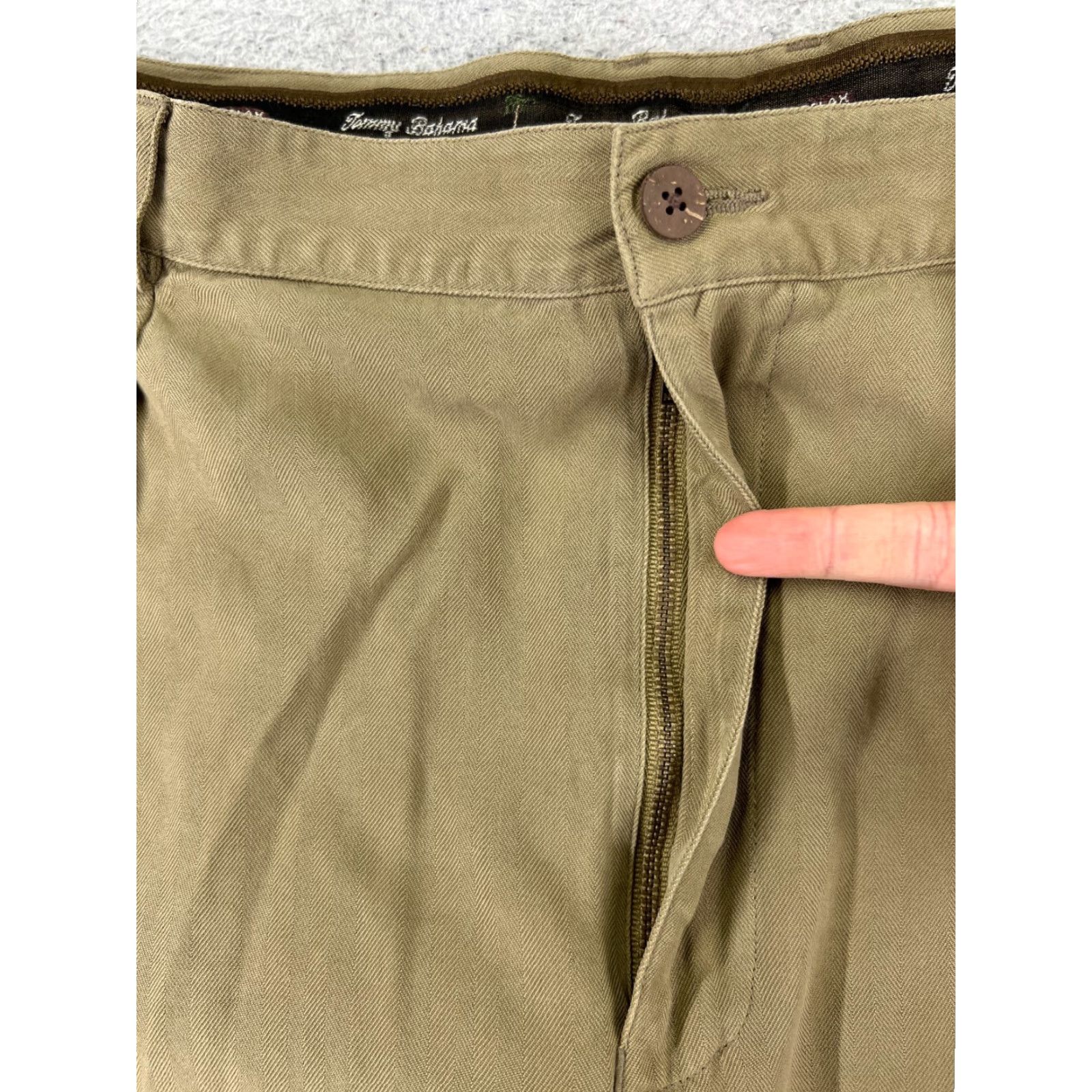 Tommy Bahama Tommy Bahama Shorts Men 38 Beige Pleated Bermuda Silk Blend Golf Bermuda Casual Shorts Mens Beige Silk Blend 90s? Size US 38 / EU 54 - 6 Thumbnail