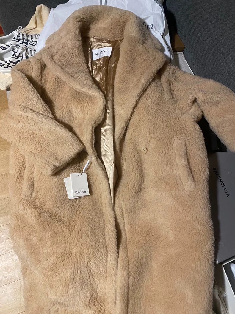 Max Mara Max Mara Camel teddy panno Size XS / US 0-2 / IT 36-38 - 1 Thumbnail
