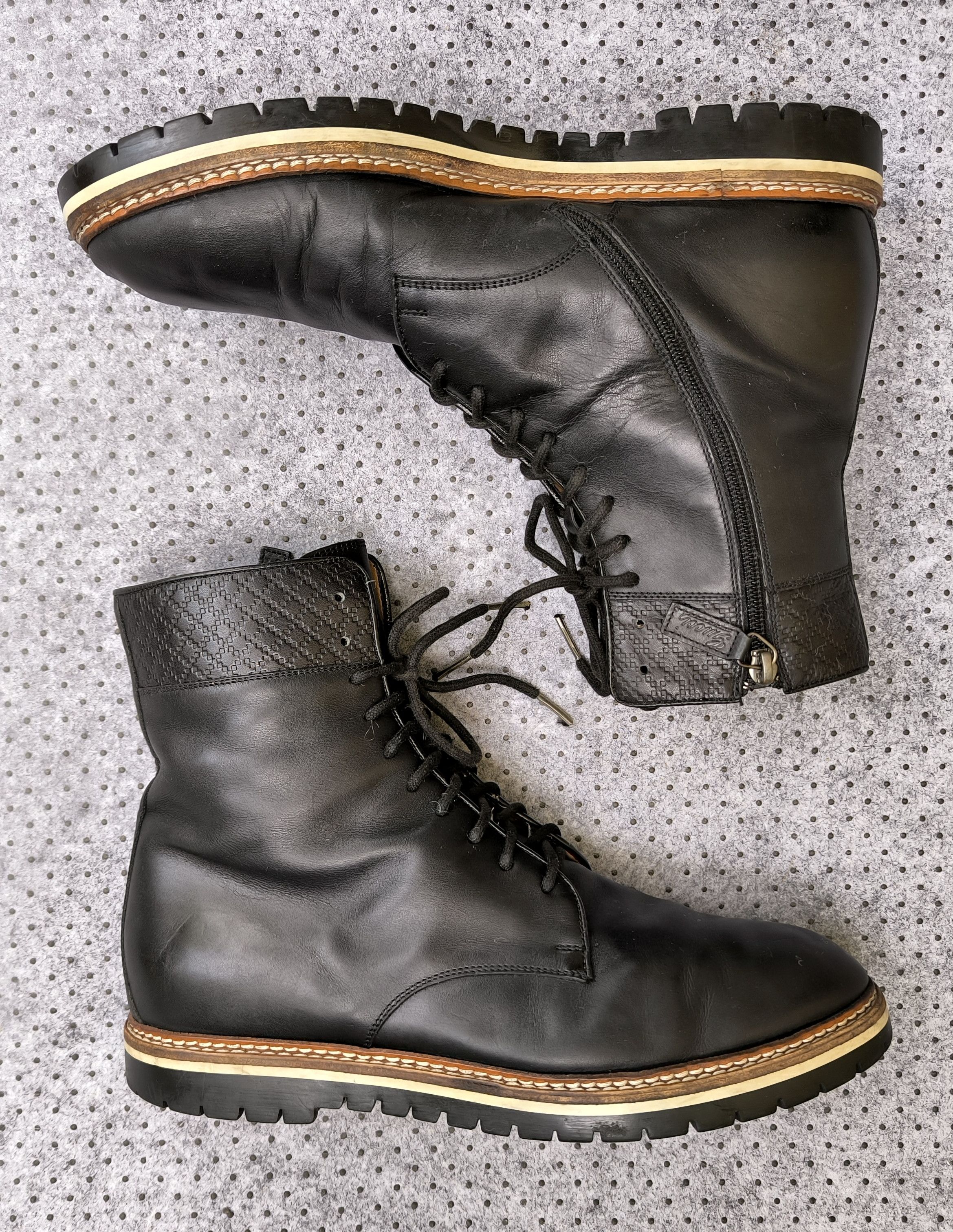 Gucci GUCCI side zipper black round-toe lace-up 8" boot Size US 10 / EU 43 - 2 Thumbnail