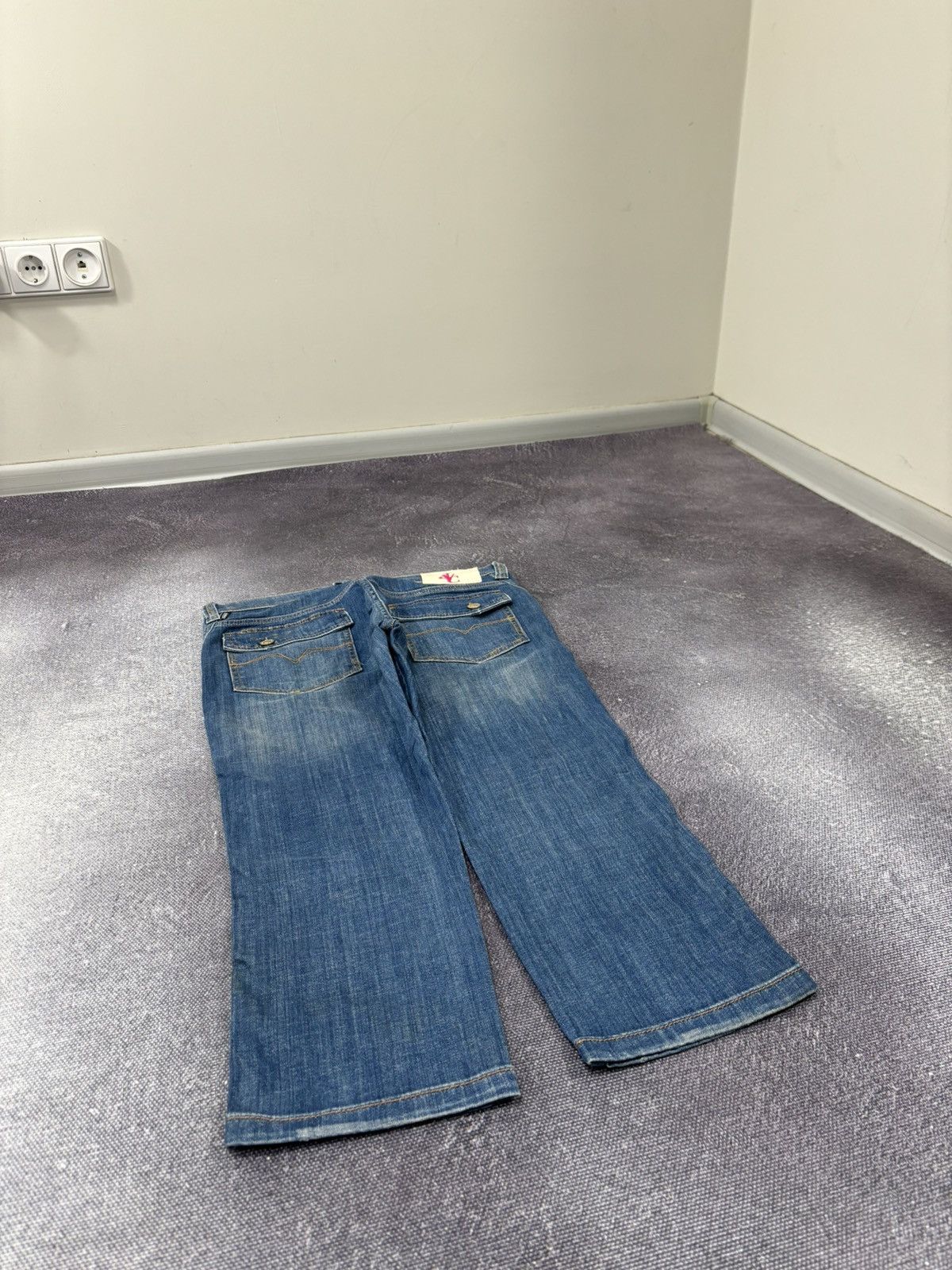 Versace Jeans Couture Versace Jeans Couture Women’s Faded Blue Denim Cropped Jeans Size 30" / US 8 / IT 44 - 11 Thumbnail