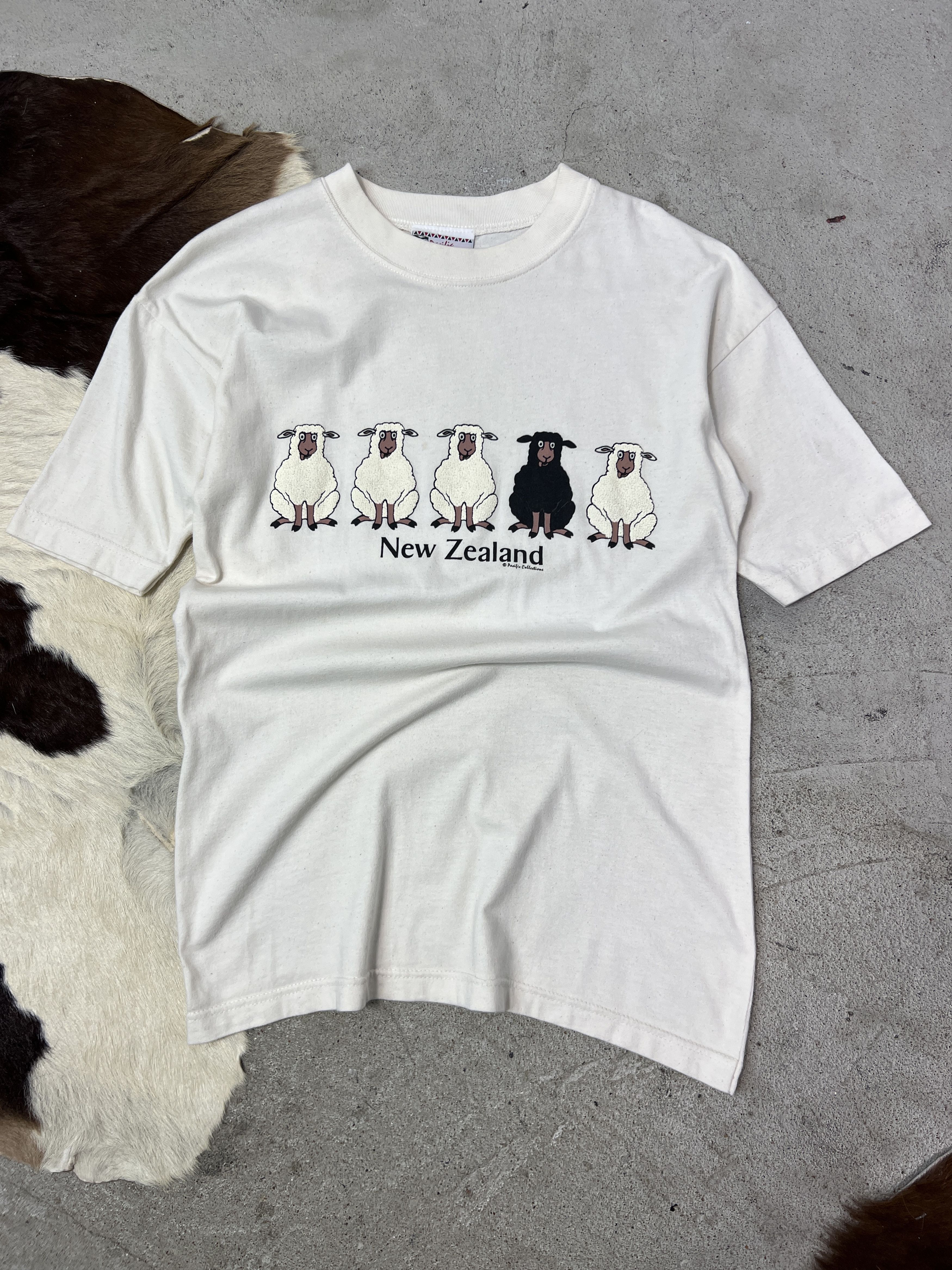 Vintage Vintage Streetwear Old School New Zealand Sheep T-shirt 90s Size US M / EU 48-50 / 2 - 1 Thumbnail