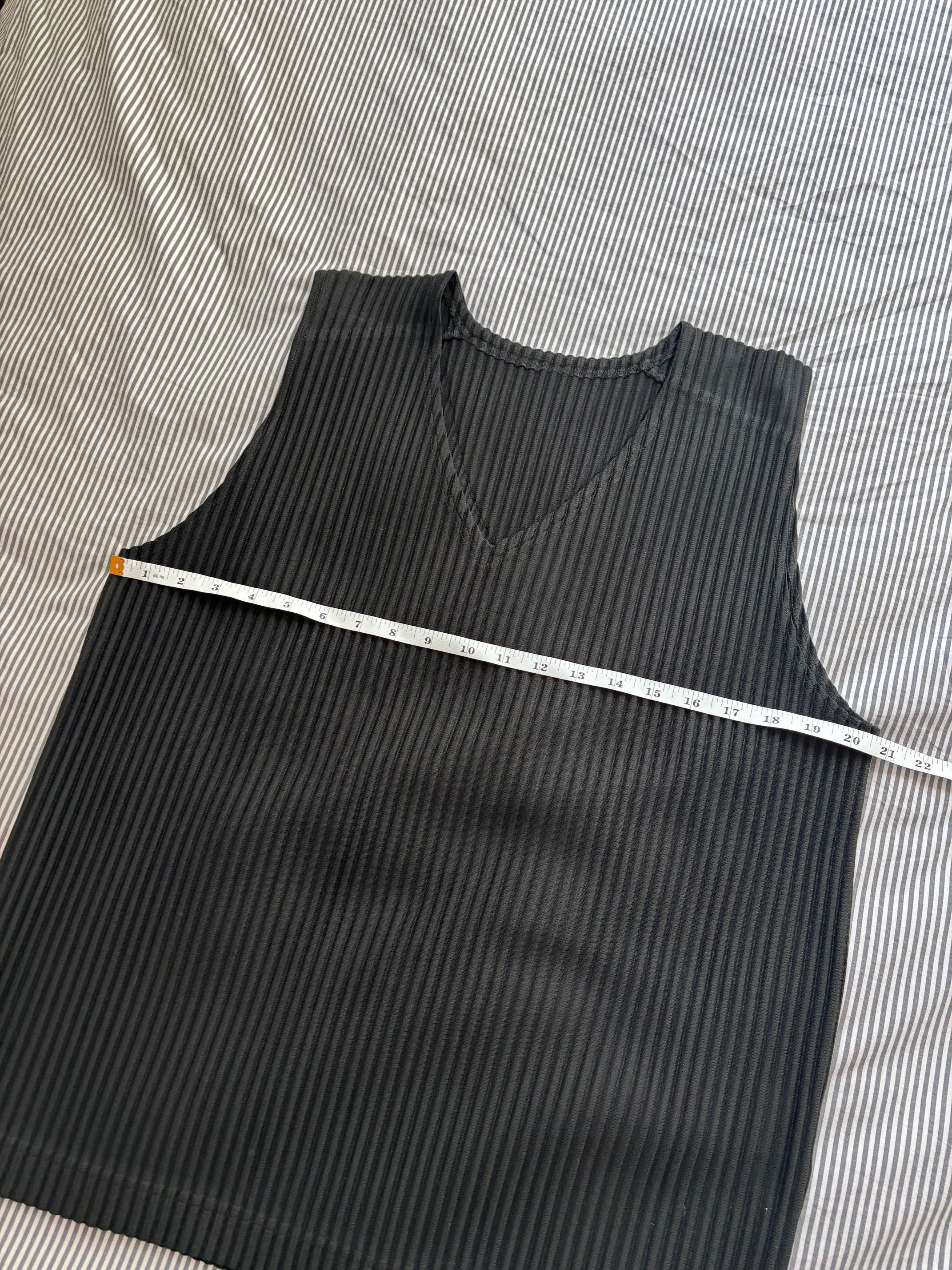 Homme Plisse Issey Miyake Homme Plisse Issey Miyake Black and Navy Tank Tops in size 3 Size US M / EU 48-50 / 2 - 5 Thumbnail