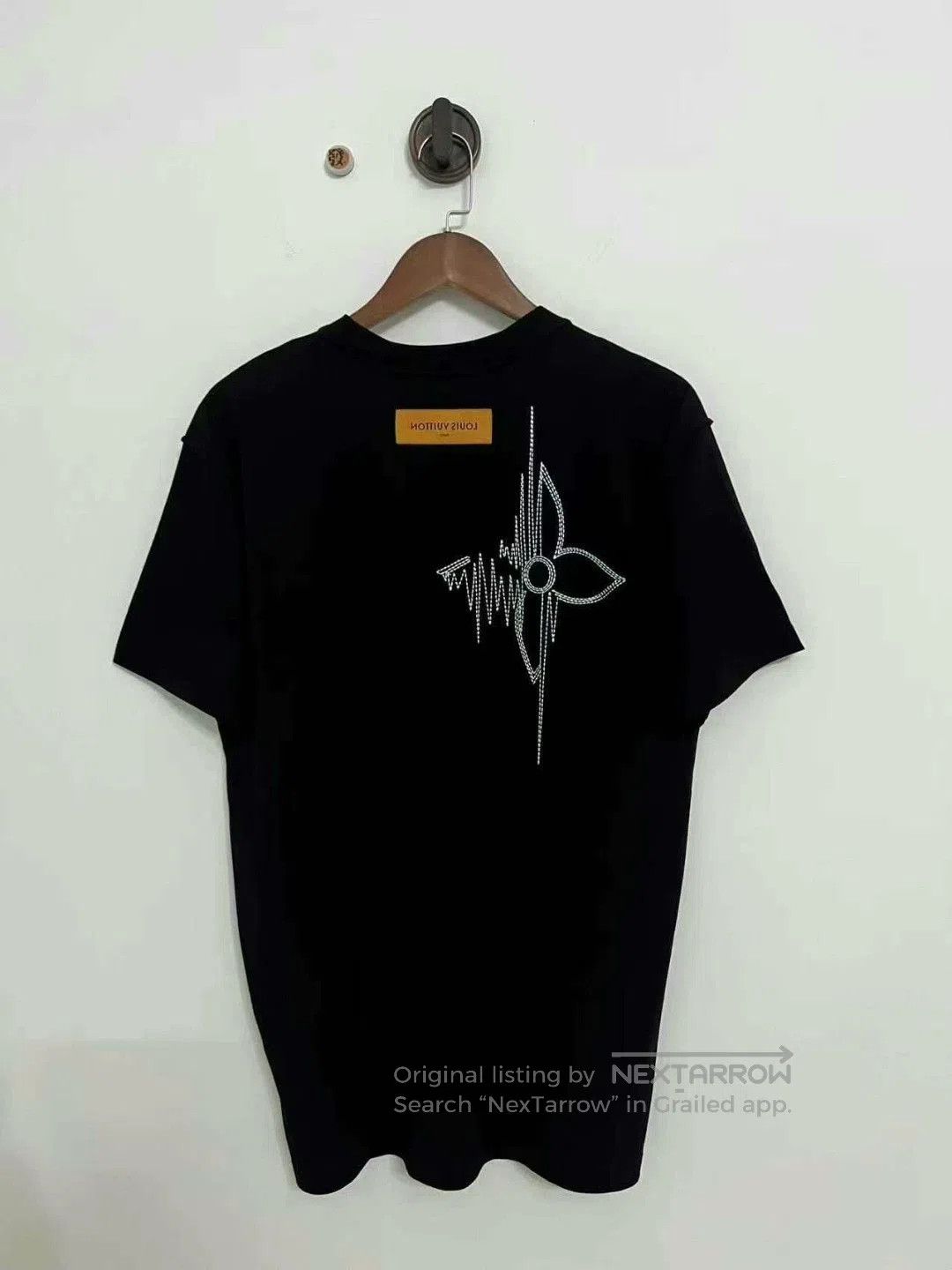 Louis Vuitton louis vuitton black logo short sleeve shirt. Size US M / EU 48-50 / 2 - 3 Thumbnail