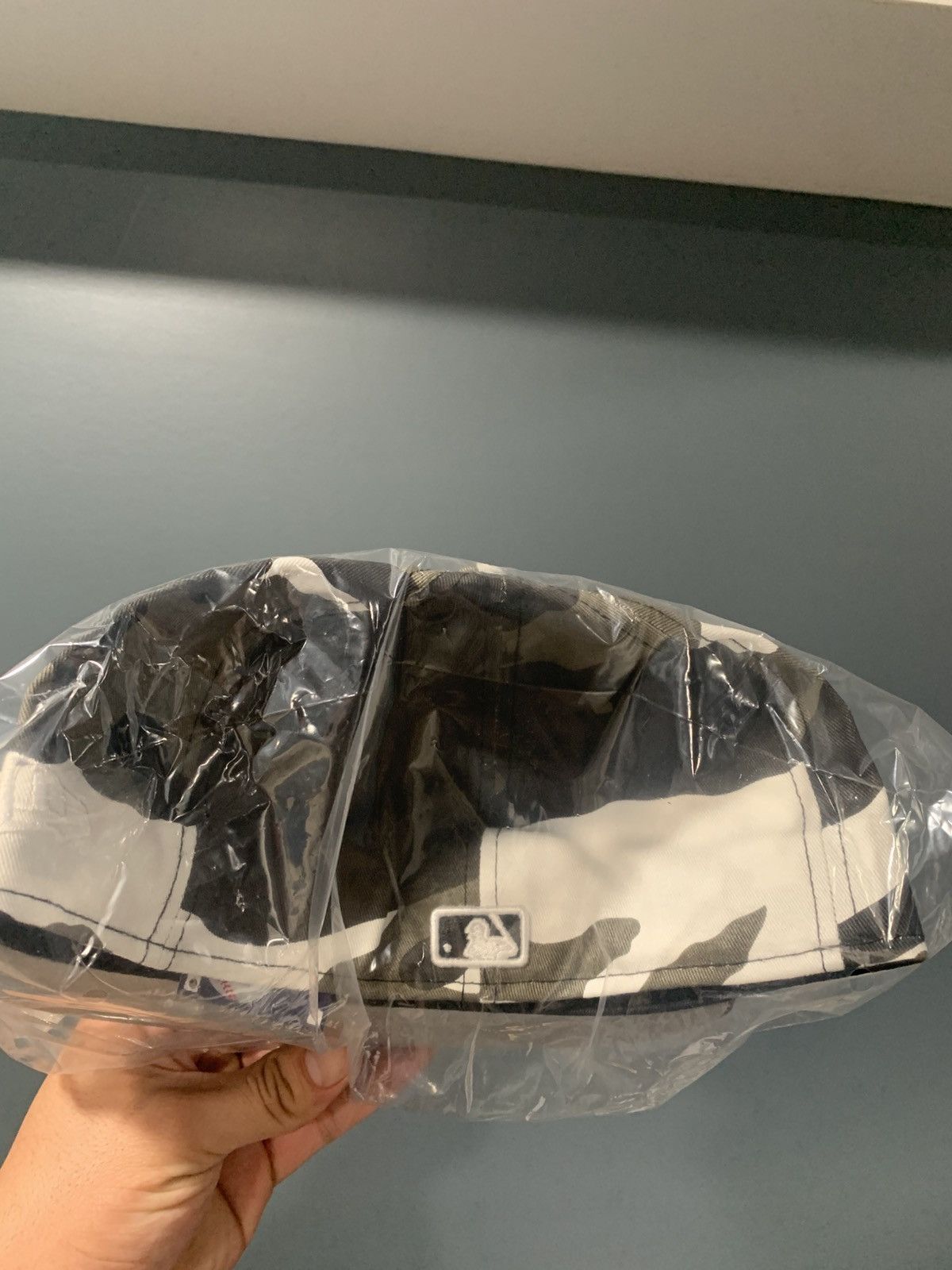 New Era × New York Yankees × Supreme Supreme NY Camo Box Logo 7 1/8 Size ONE SIZE - 5 Thumbnail