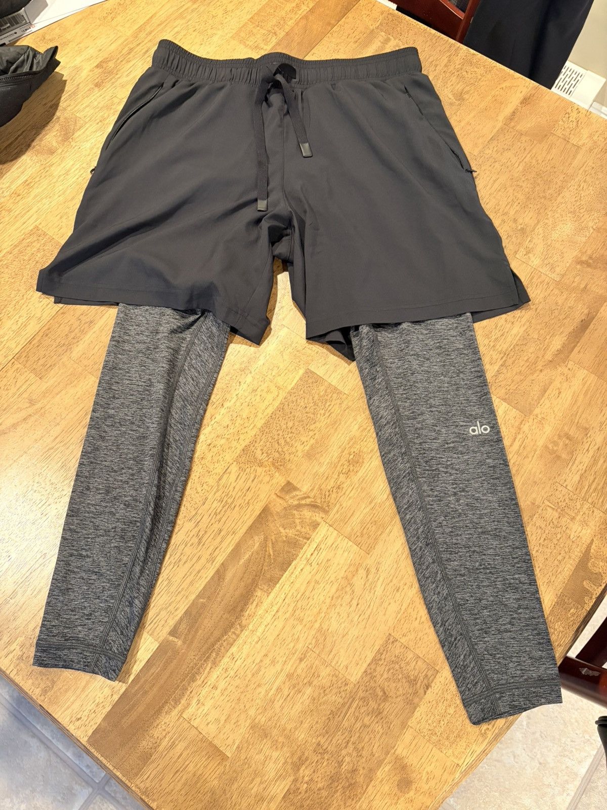 Alo Alo Stability 2-in-1 Tights Shorts Size M Size US 32 / EU 48 - 1 Thumbnail